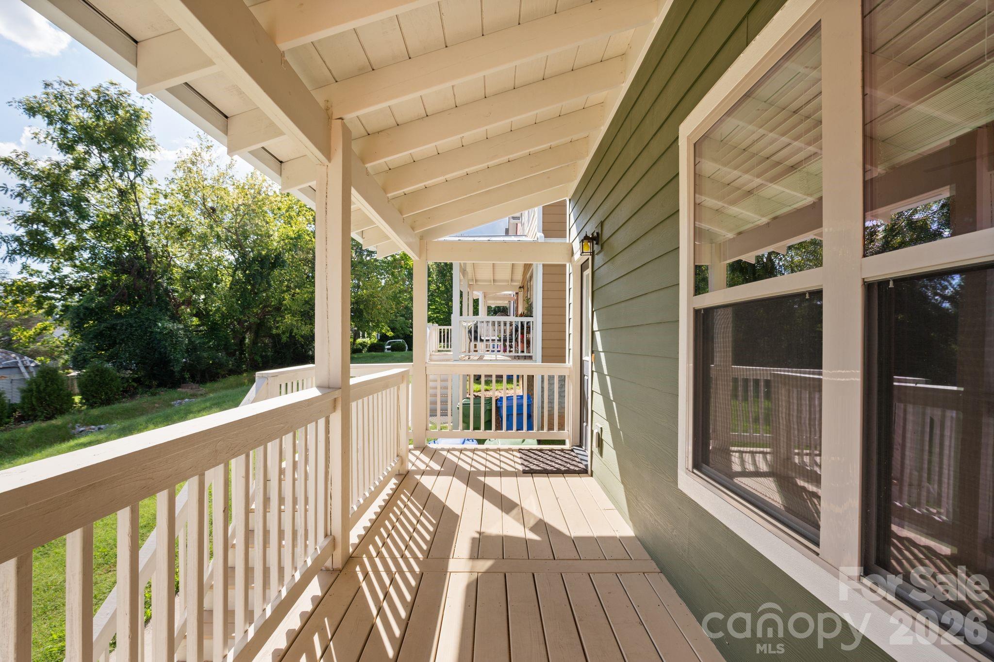 Single Family Residence at 8 Cottage Cove Lane, Asheville, photo 4 of 33