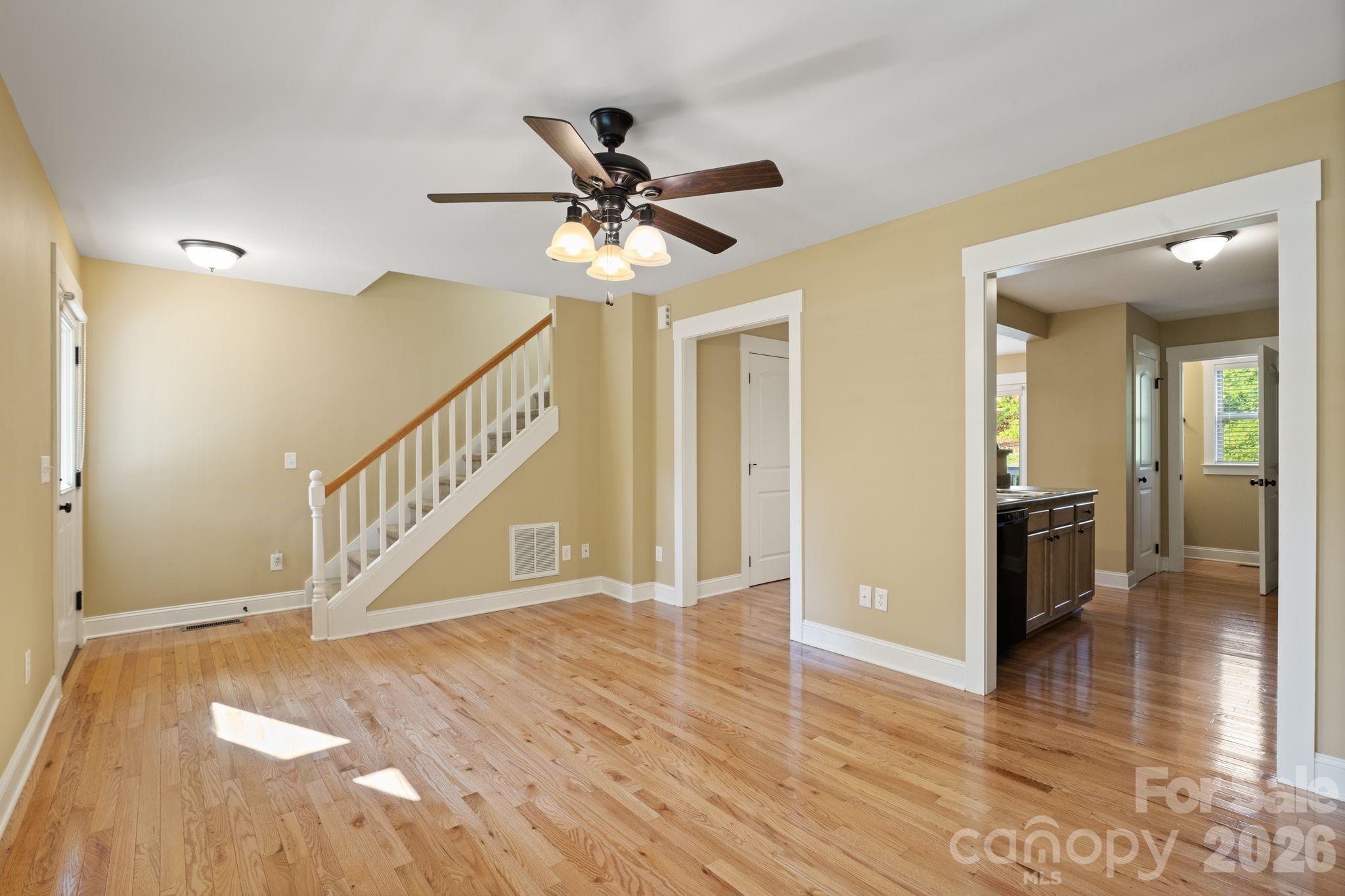 Single Family Residence at 8 Cottage Cove Lane, Asheville, photo 7 of 33