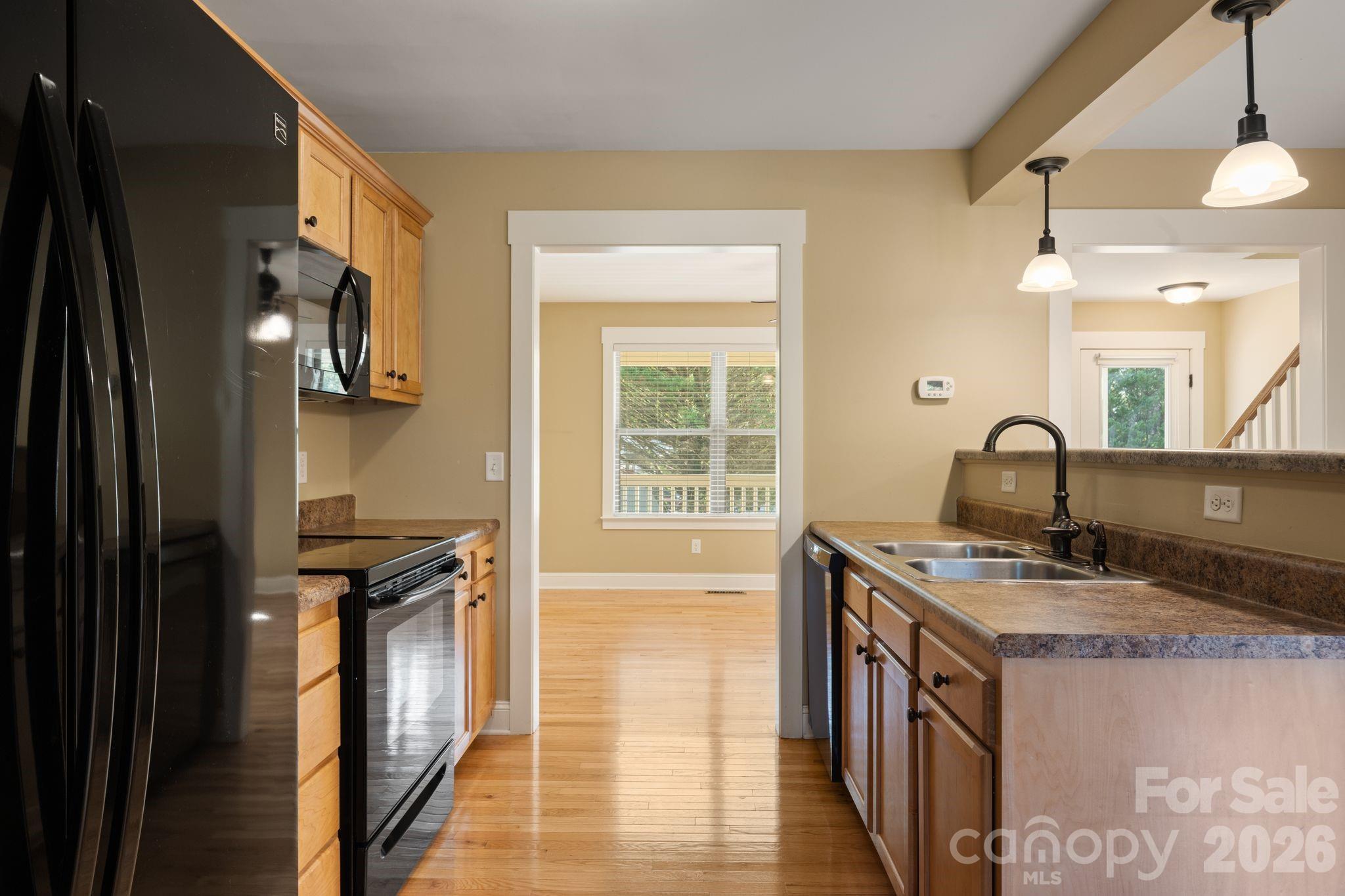 Single Family Residence at 8 Cottage Cove Lane, Asheville, photo 15 of 33