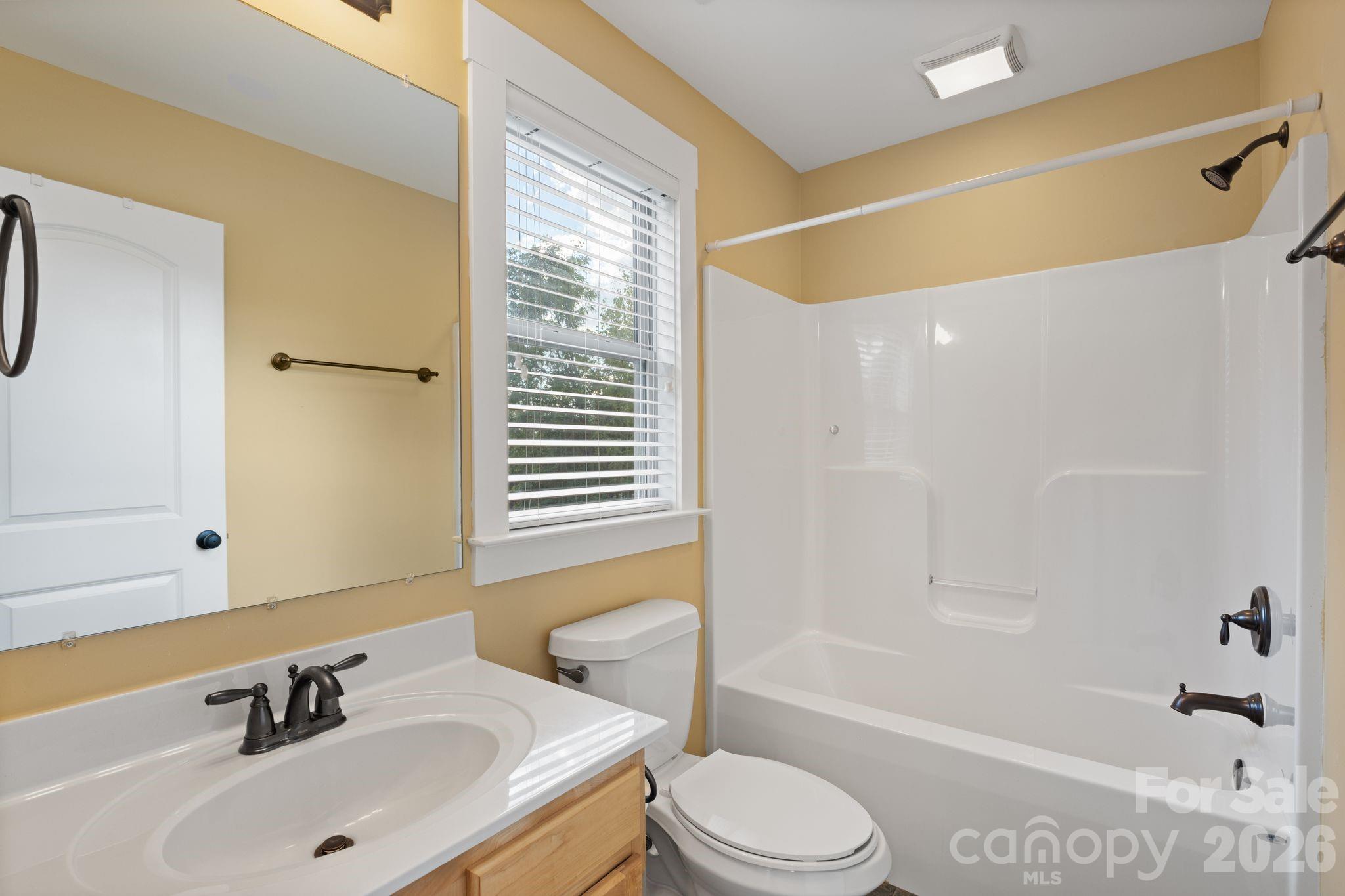 ensuite bathroom to the primary - 8 Cottage Cove Lane, Asheville