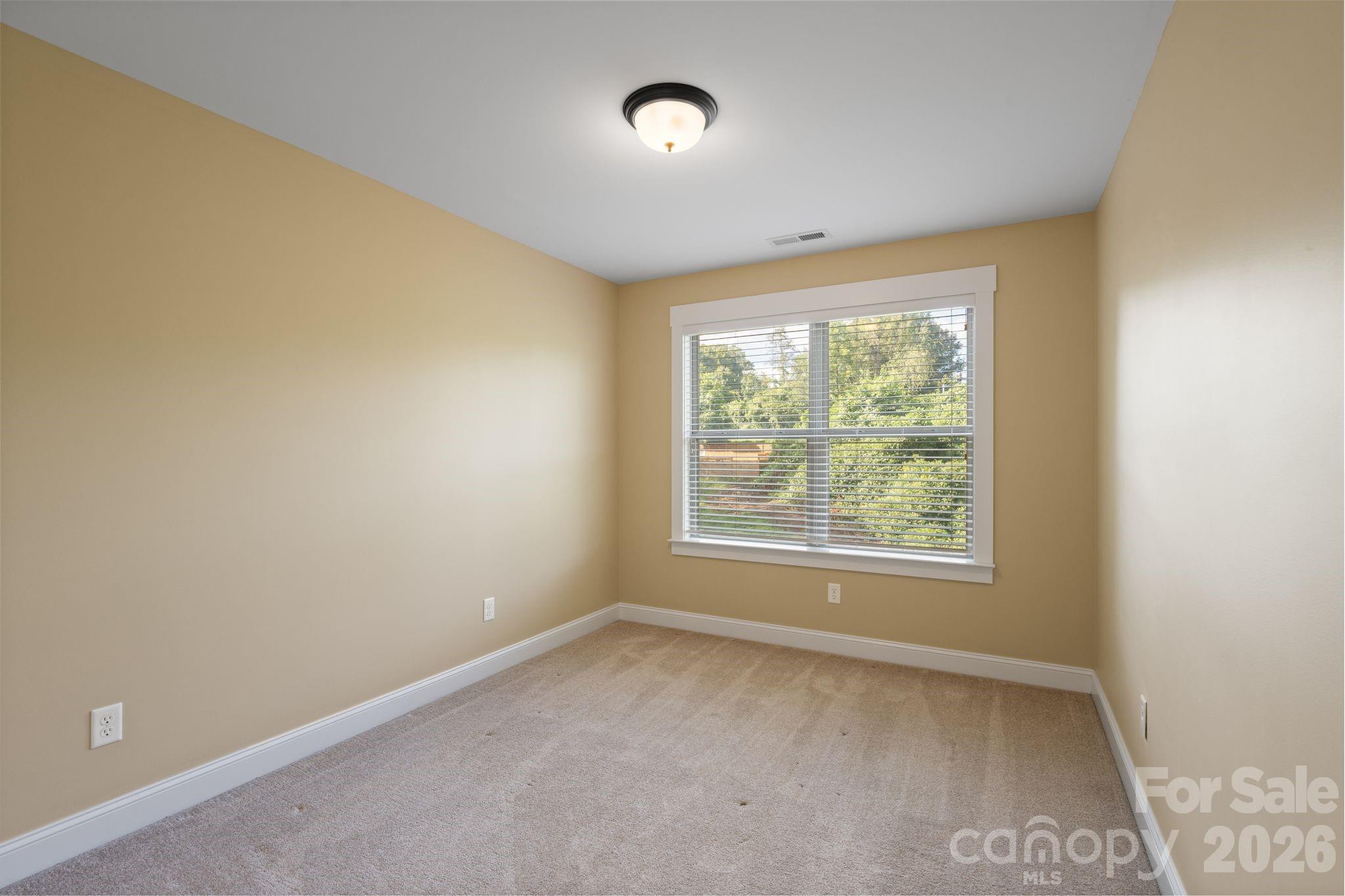 3rd Upstairs Bedroom - 8 Cottage Cove Lane, Asheville