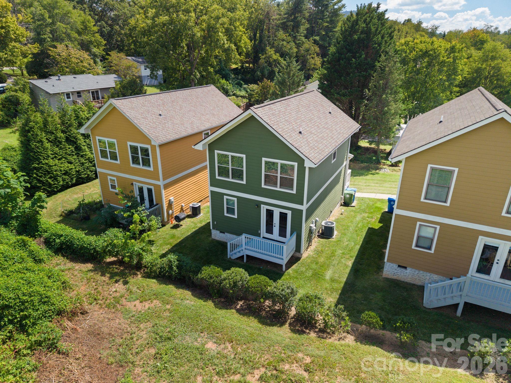 Single Family Residence at 8 Cottage Cove Lane, Asheville, photo 28 of 33