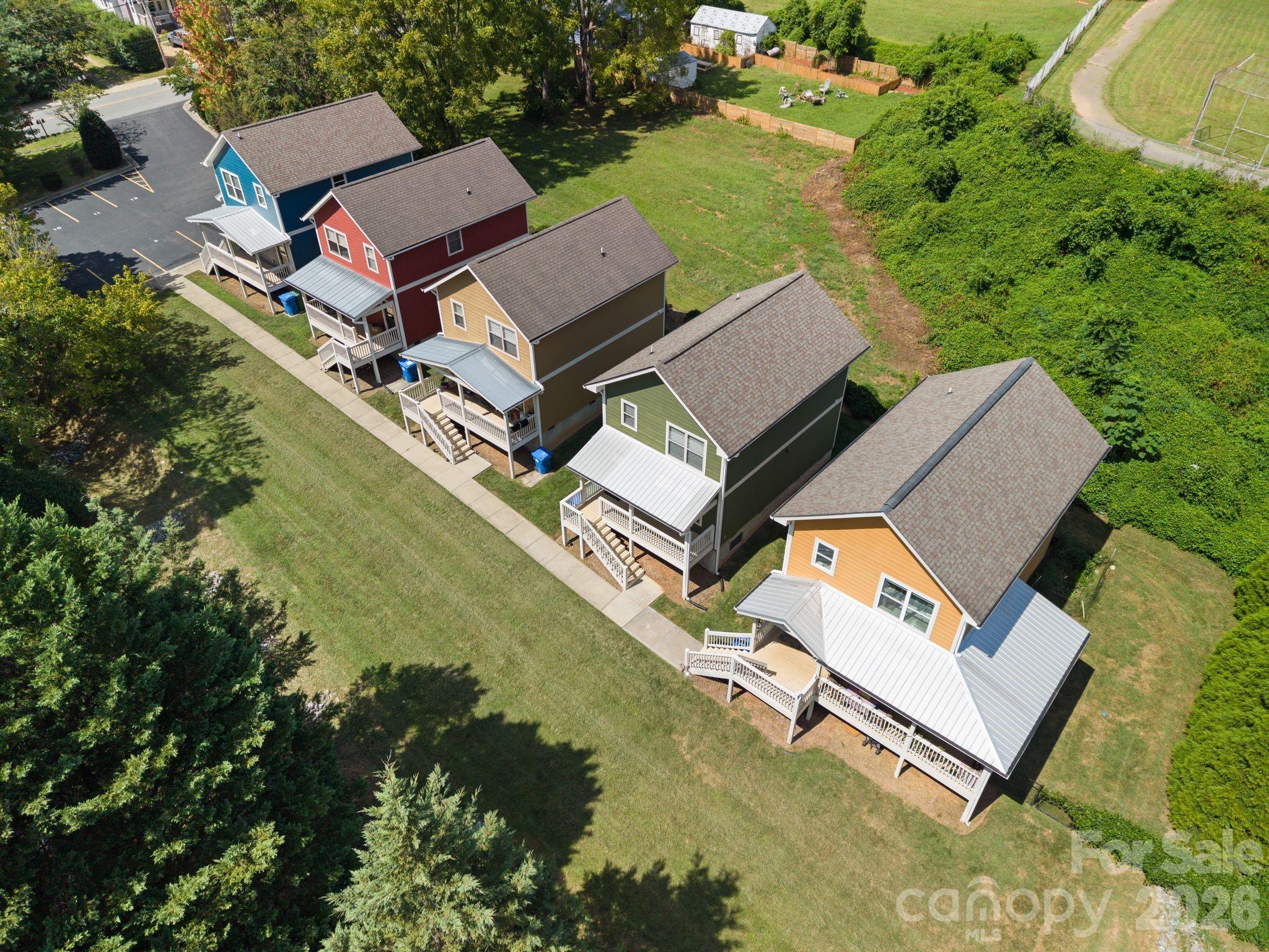 Single Family Residence at 8 Cottage Cove Lane, Asheville, photo 29 of 33