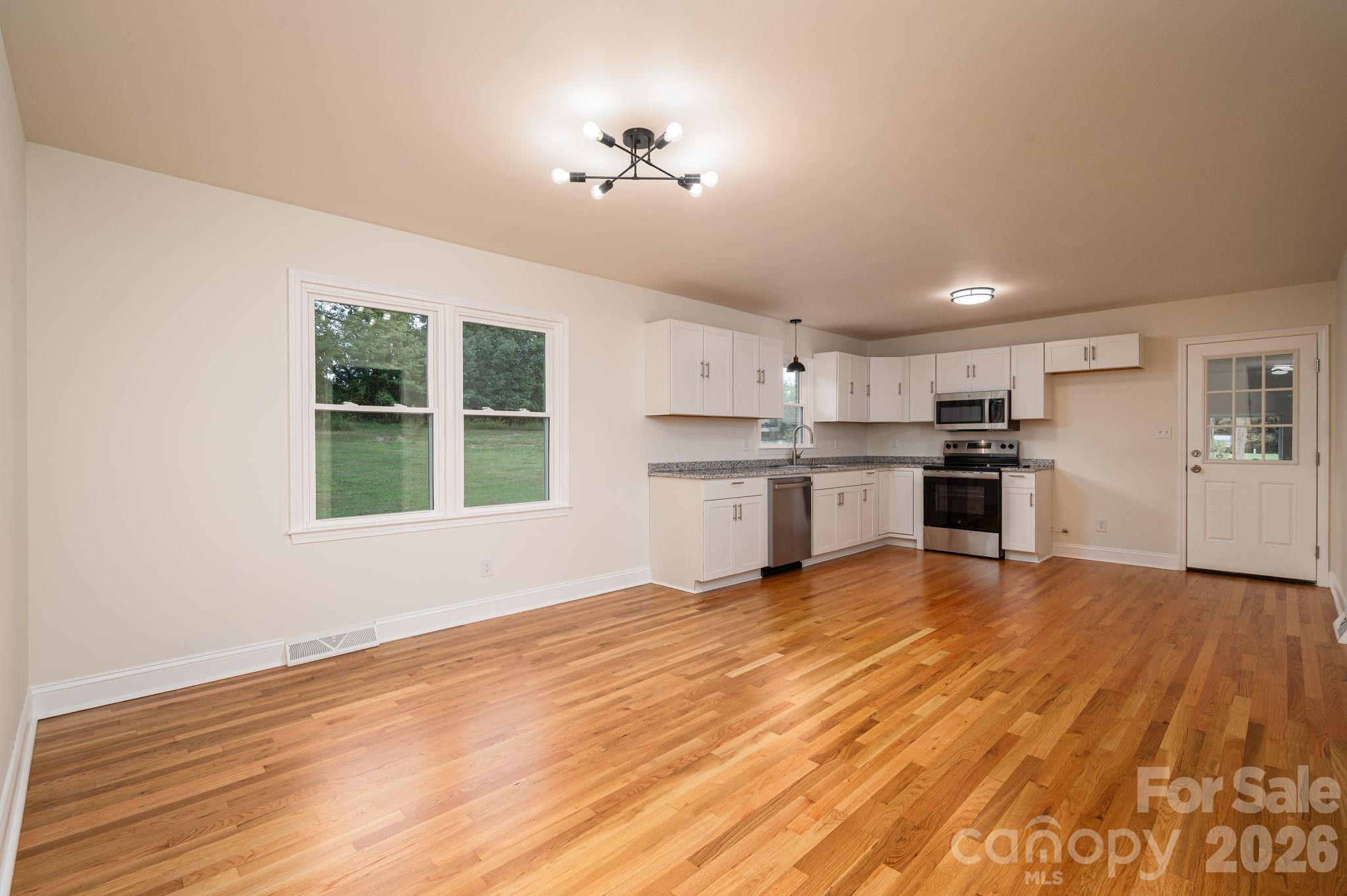 Single Family Residence at 1081 Redleaf Trail, Lincolnton, photo 10 of 38