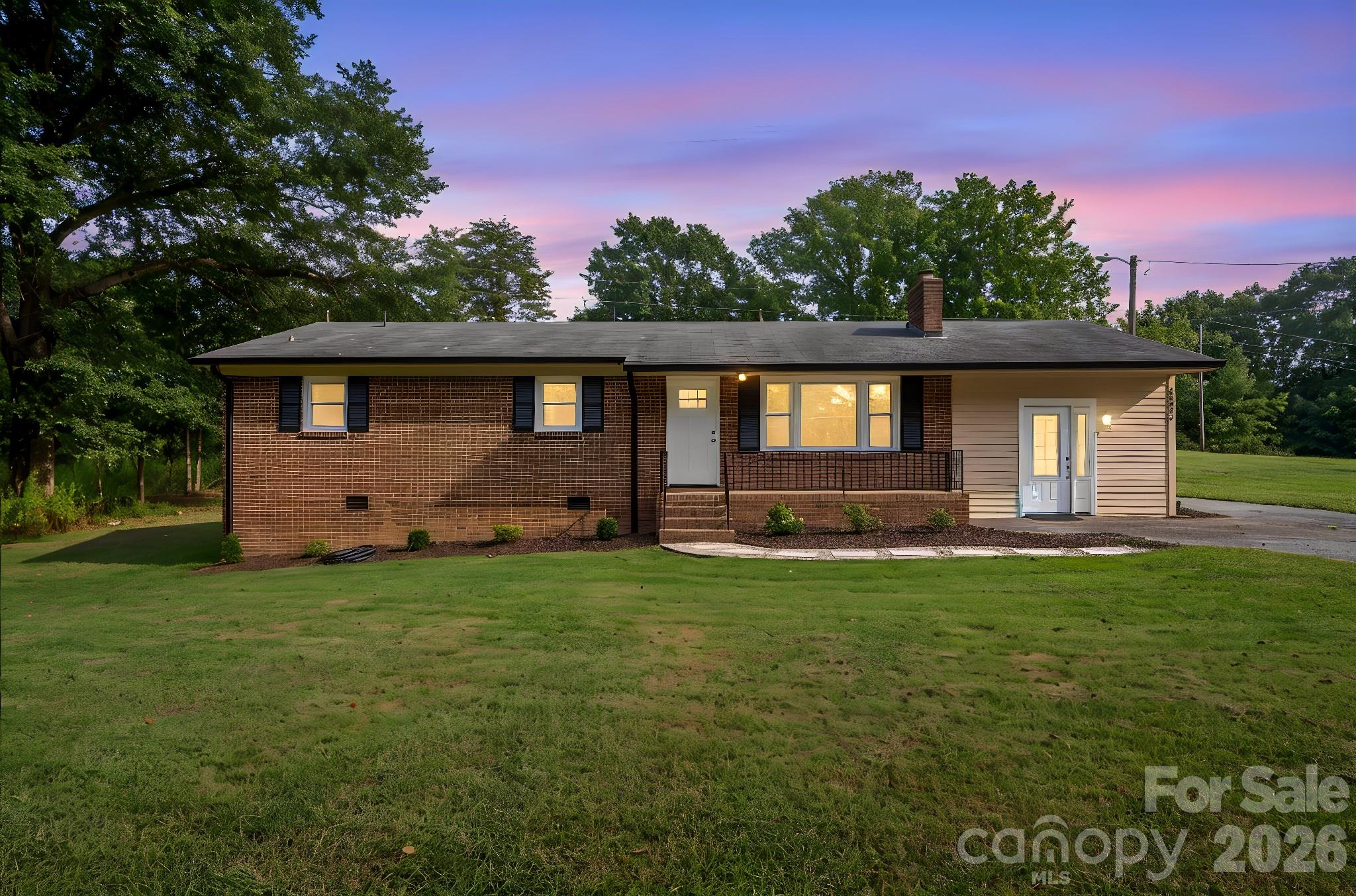 1081 Redleaf Trail