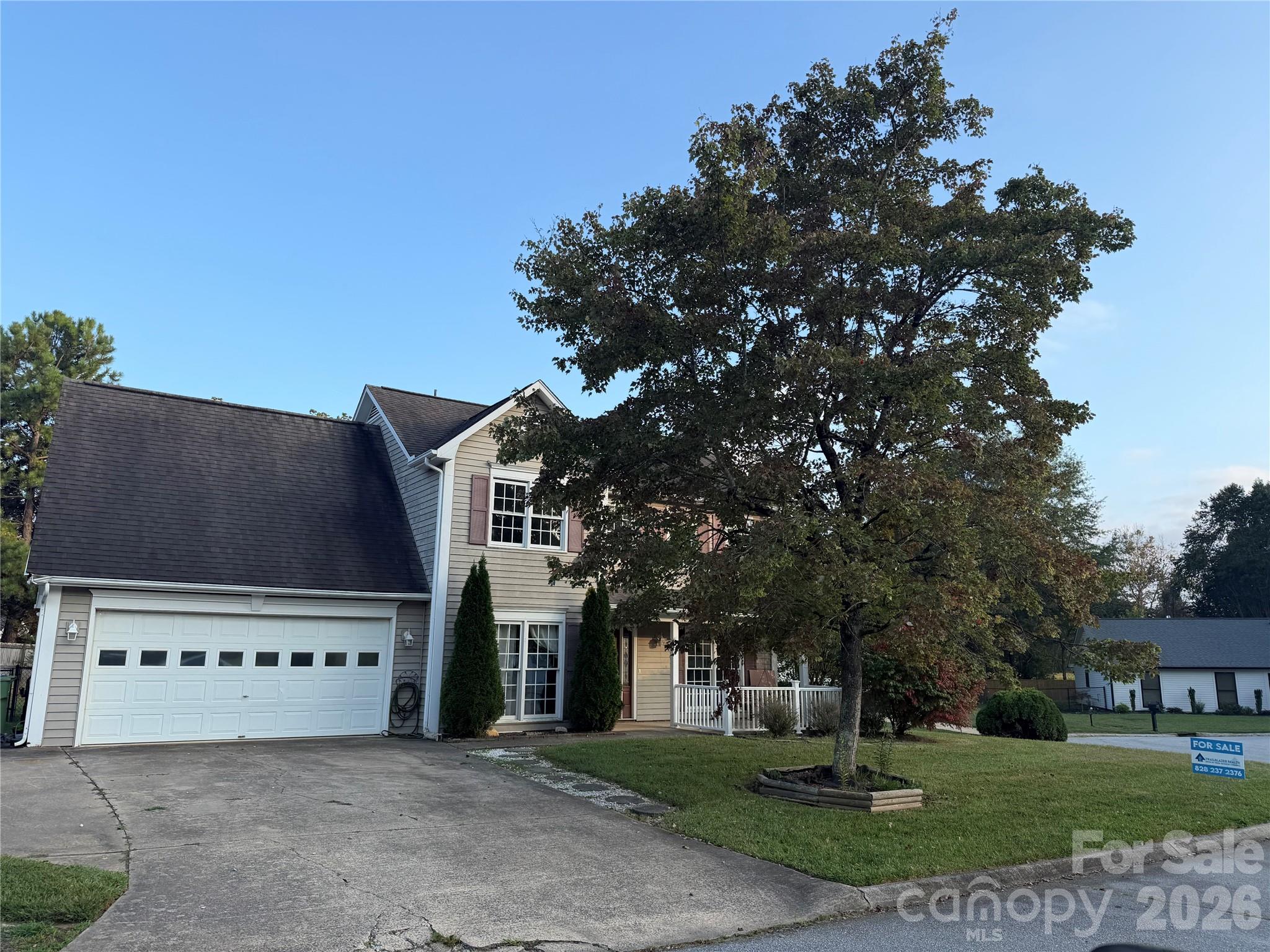 Single Family Residence at 59 Southchase Drive, Fletcher, photo 2 of 17