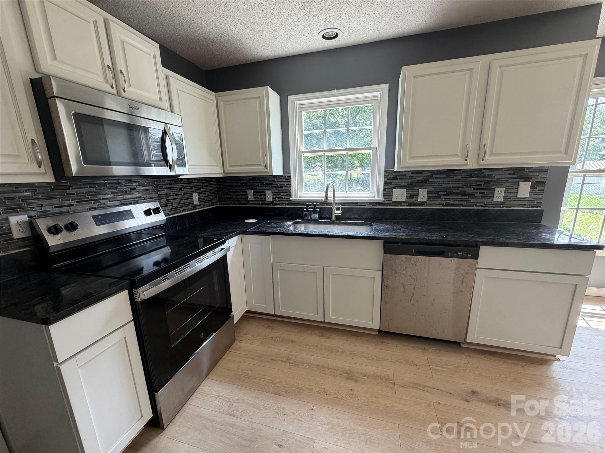 Single Family Residence at 59 Southchase Drive, Fletcher, photo 12 of 17