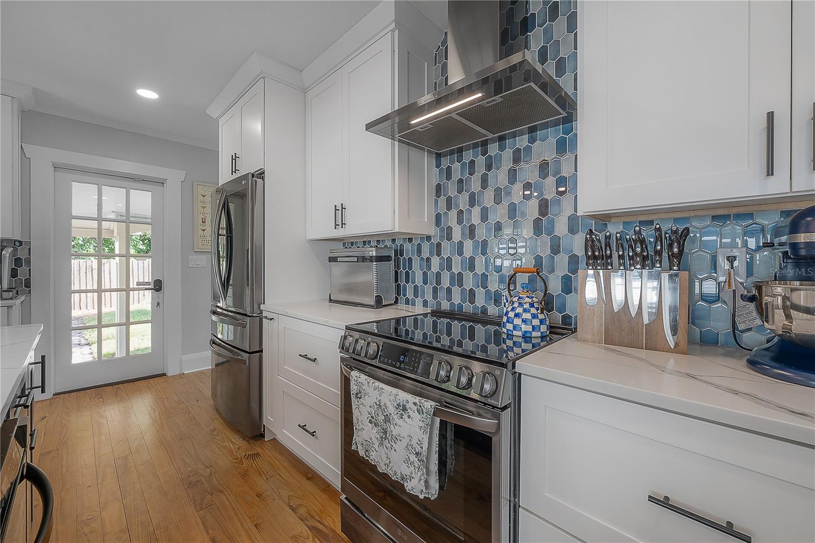 Single Family Residence at 203 W FRIERSON AVE, TAMPA, photo 12 of 75