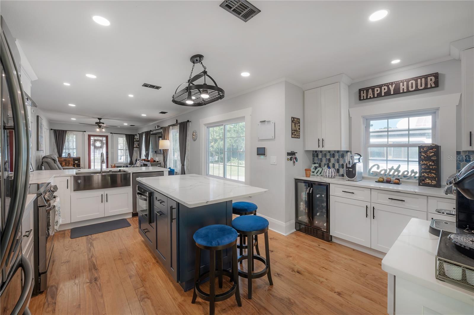 Single Family Residence at 203 W FRIERSON AVE, TAMPA, photo 13 of 75