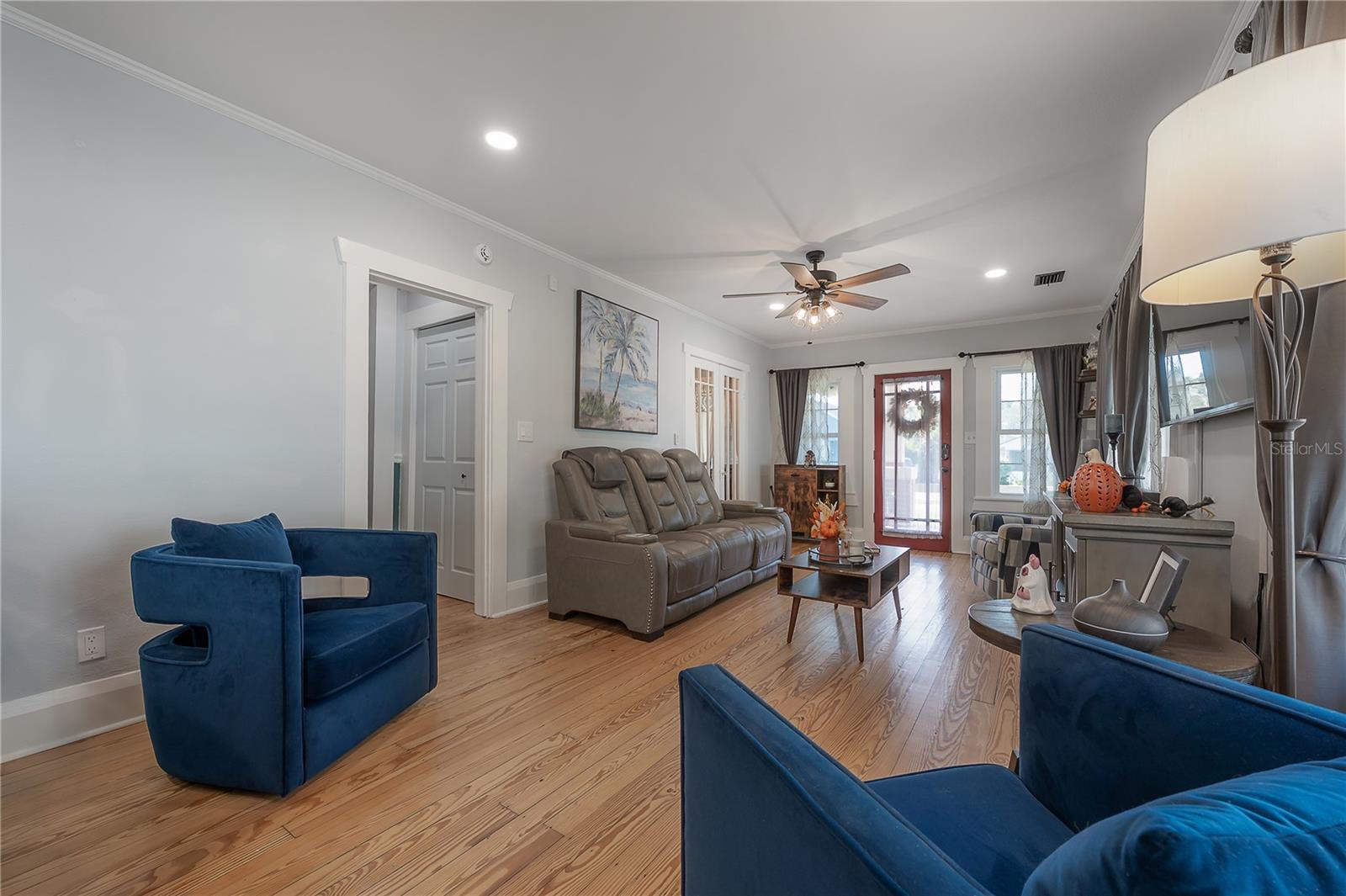 Single Family Residence at 203 W FRIERSON AVE, TAMPA, photo 18 of 75