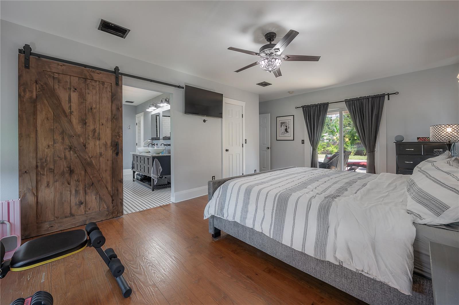 Single Family Residence at 203 W FRIERSON AVE, TAMPA, photo 24 of 75