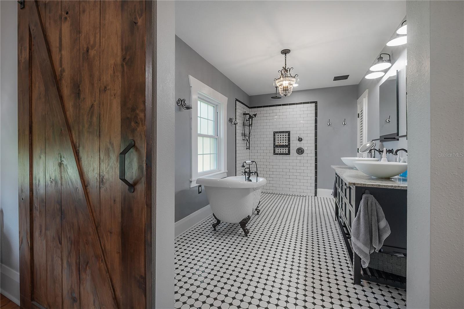 Single Family Residence at 203 W FRIERSON AVE, TAMPA, photo 25 of 75