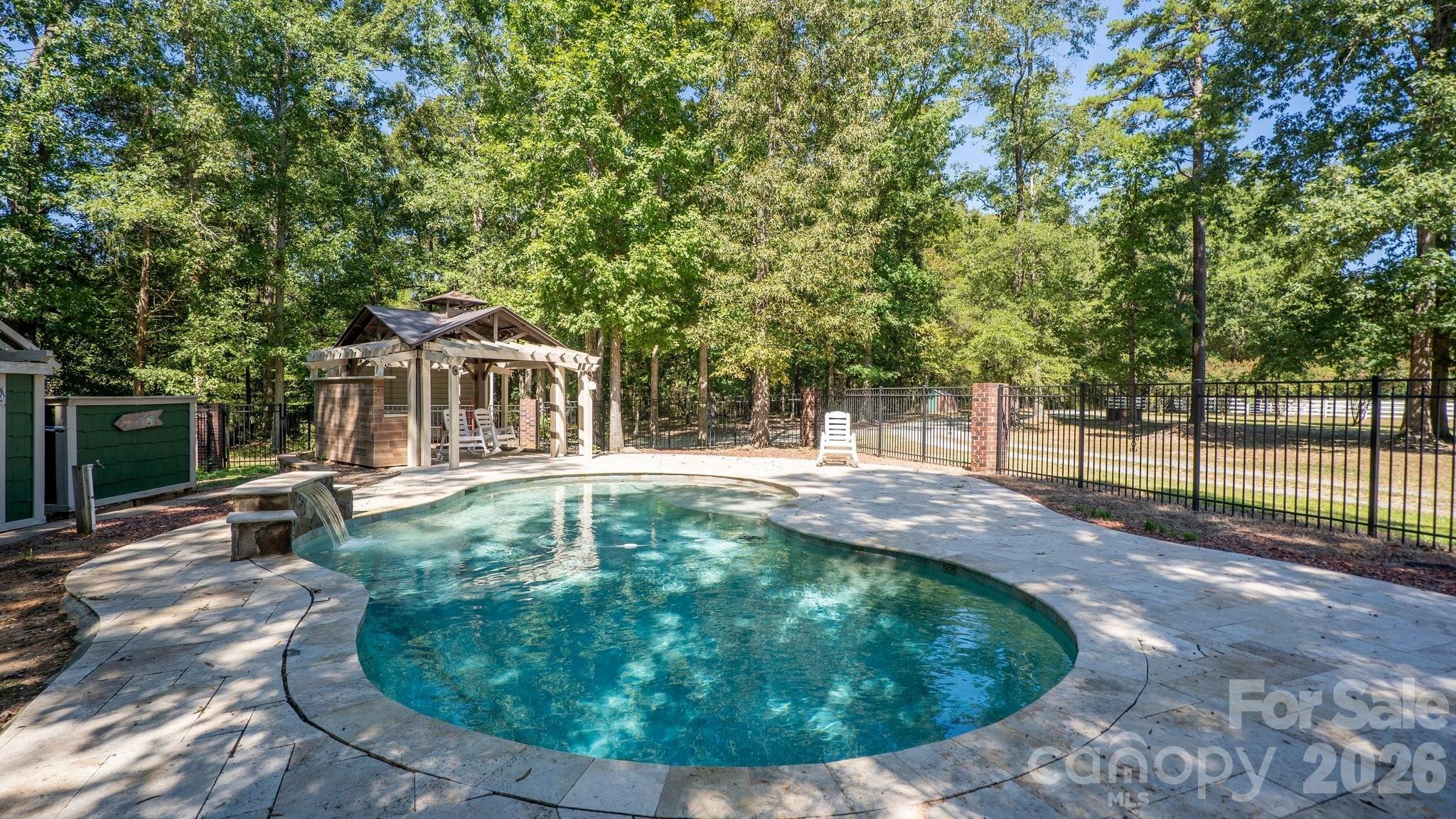 large decking - 1517 Helms Short Cut Road, Monroe