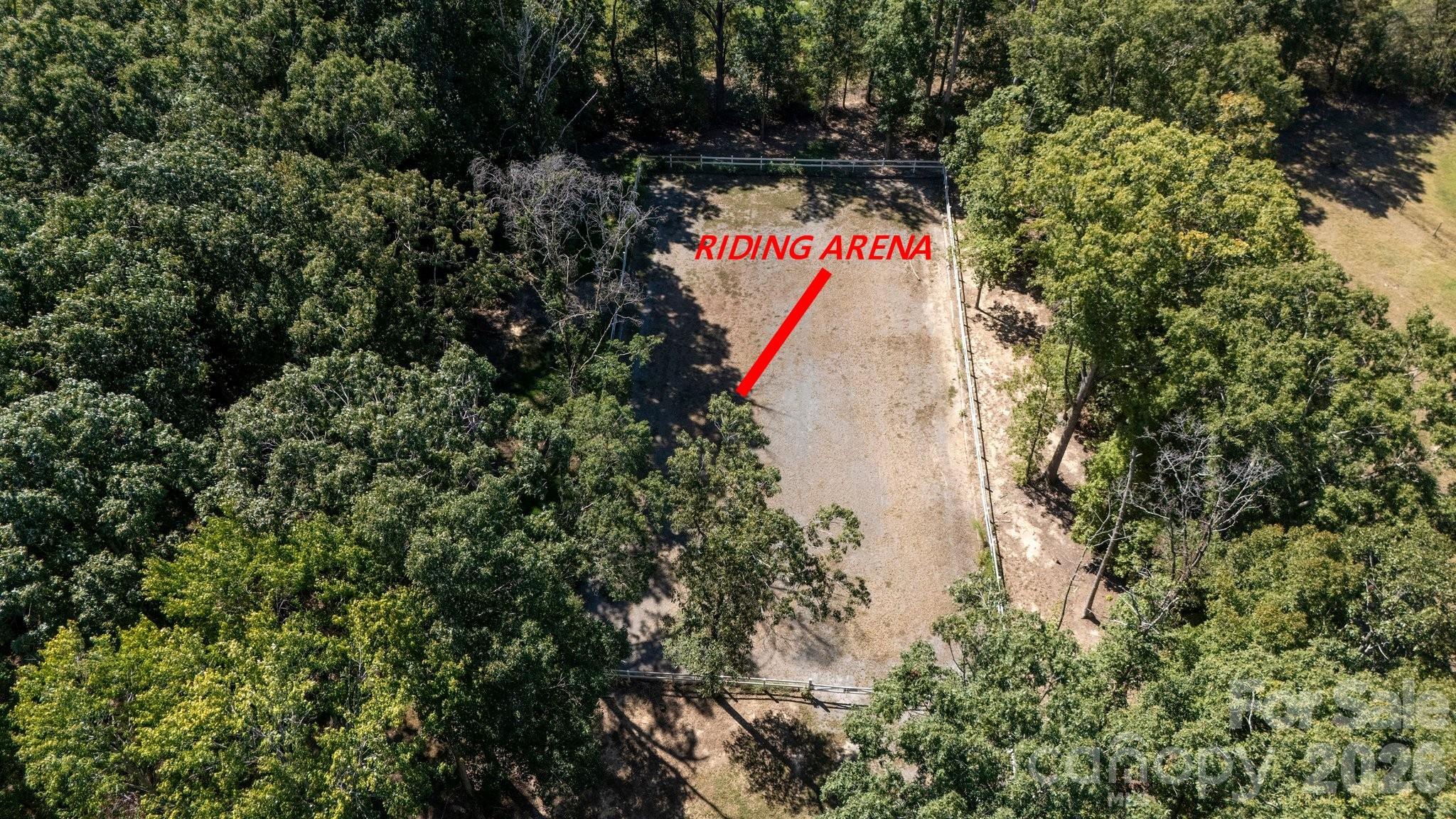 back riding arean - 1517 Helms Short Cut Road, Monroe
