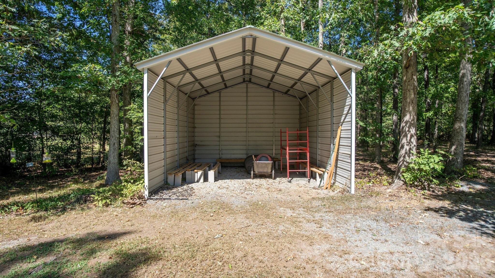 storage for hay or trailer or tractor - 1517 Helms Short Cut Road, Monroe