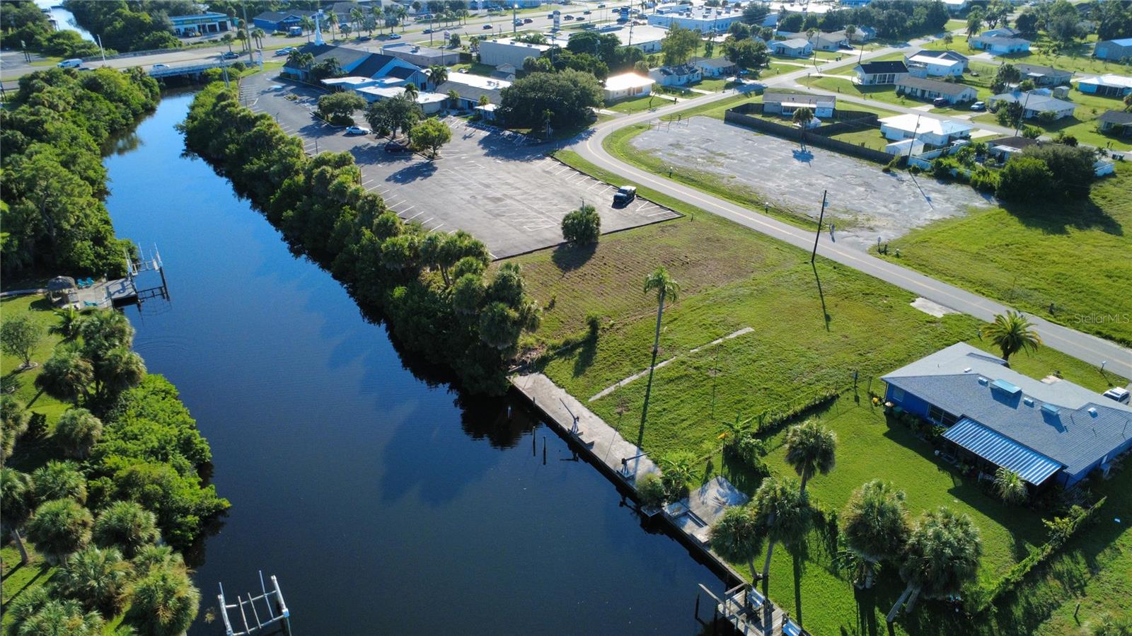 838 SPRING LAKE BLVD