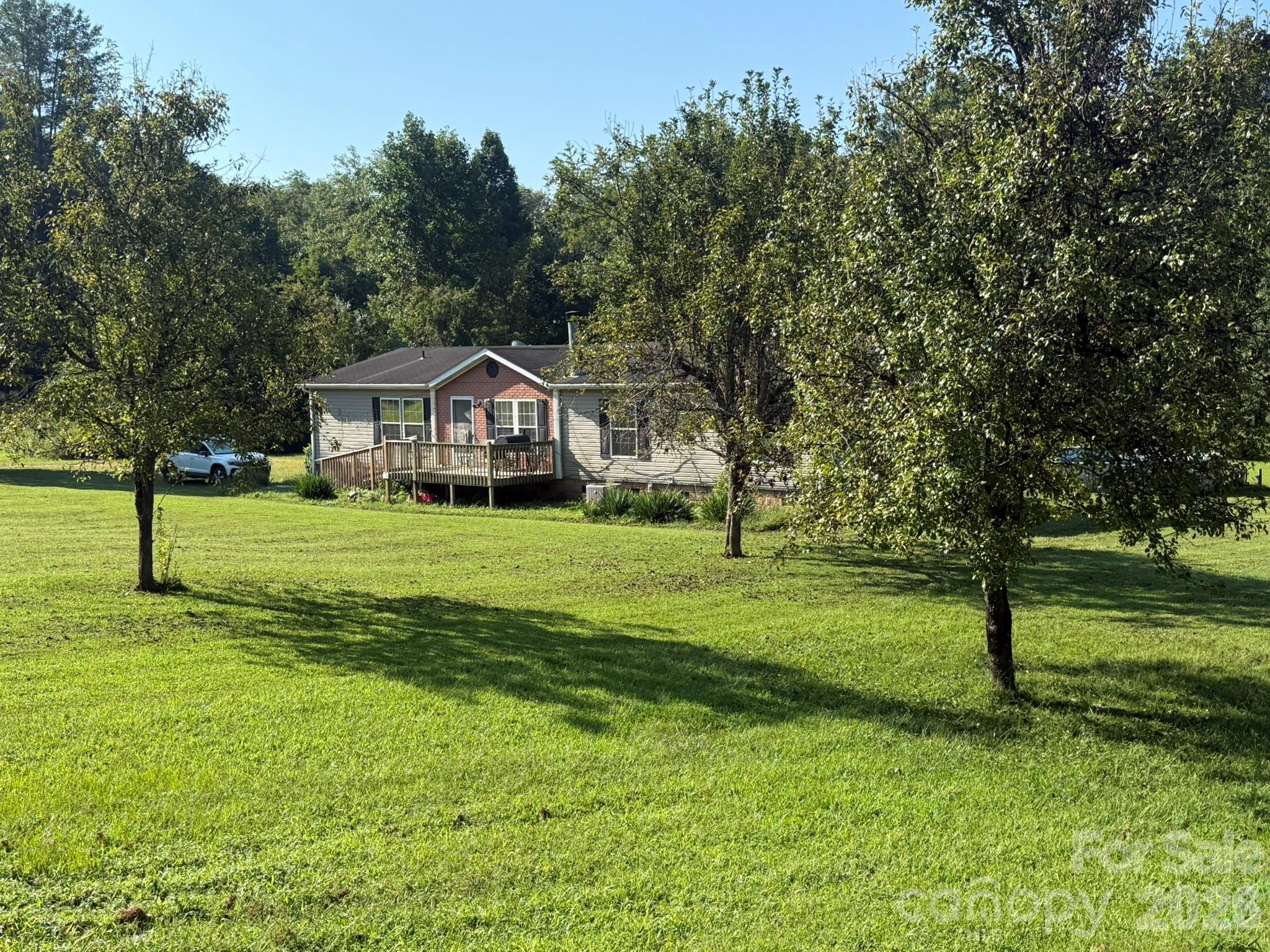 Single Family Residence at 907 Epley Drive, Marion, photo 4 of 47