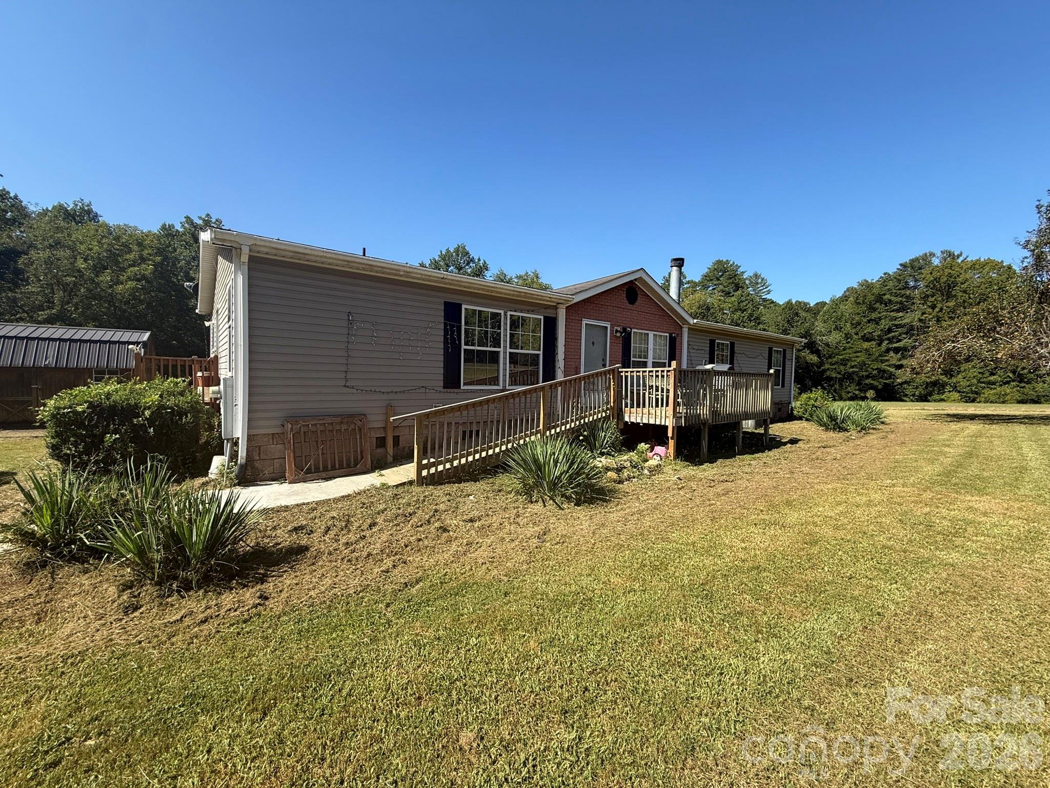 Single Family Residence at 907 Epley Drive, Marion, photo 6 of 47