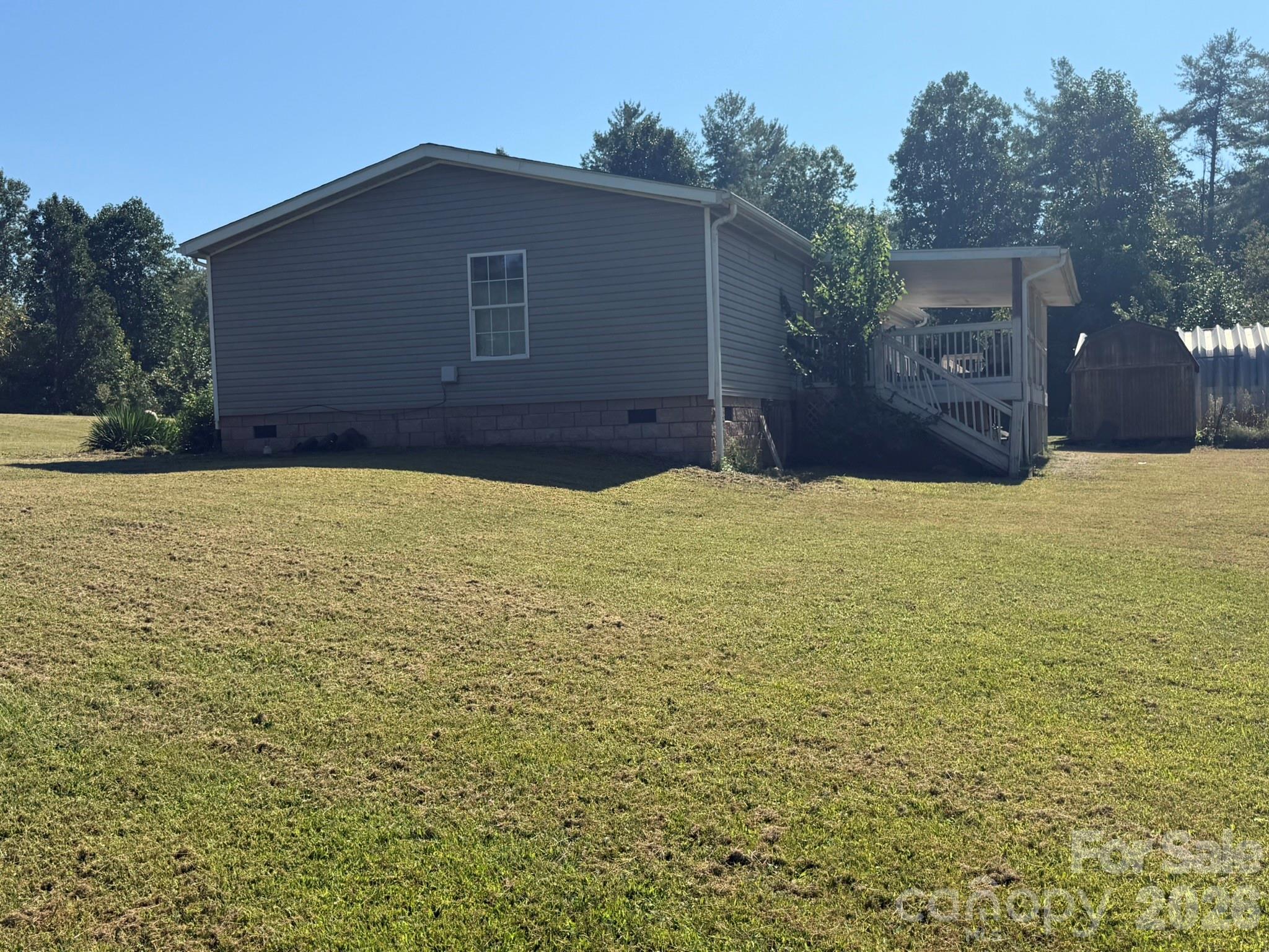 Single Family Residence at 907 Epley Drive, Marion, photo 8 of 47