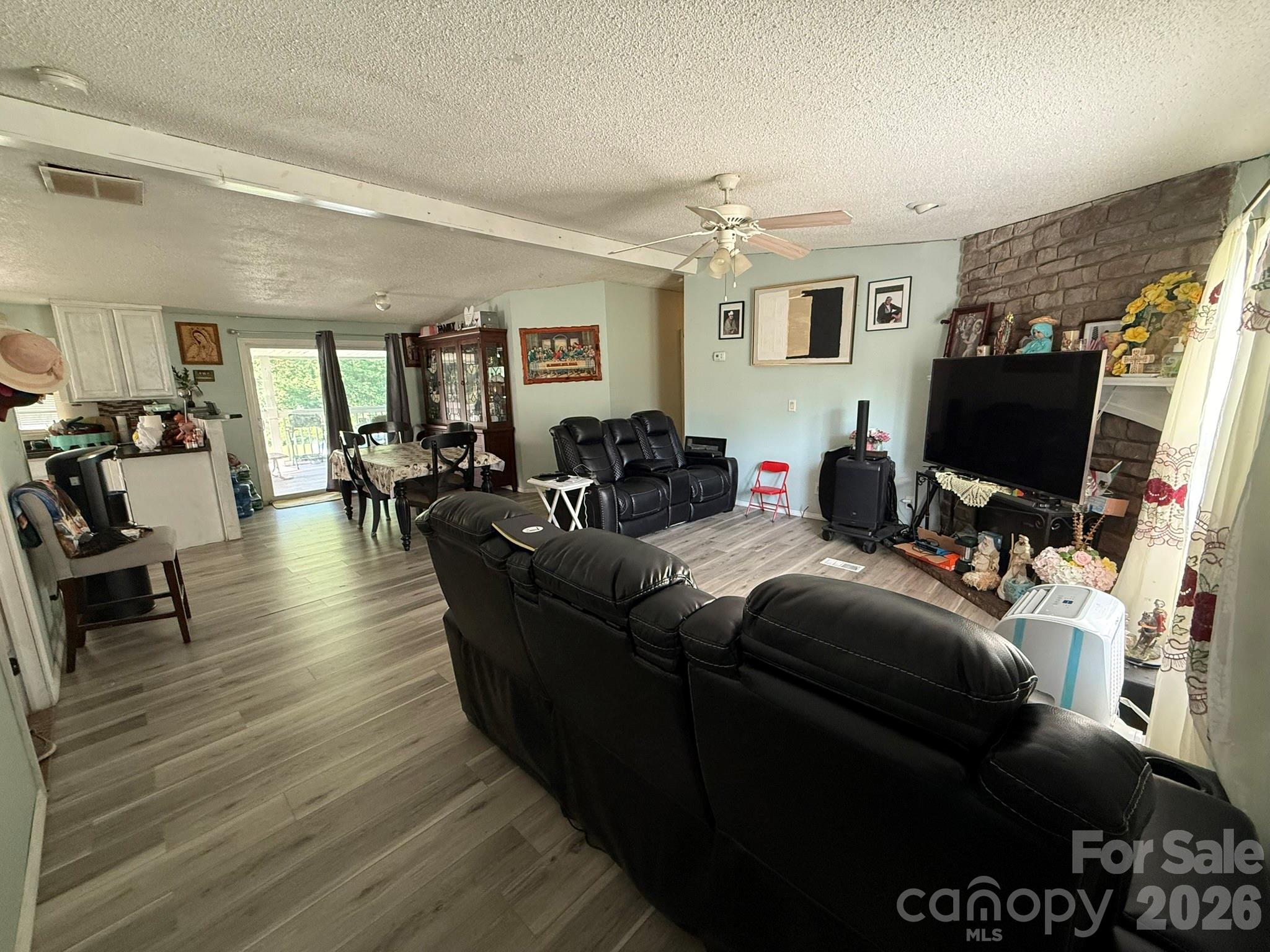 Single Family Residence at 907 Epley Drive, Marion, photo 12 of 47