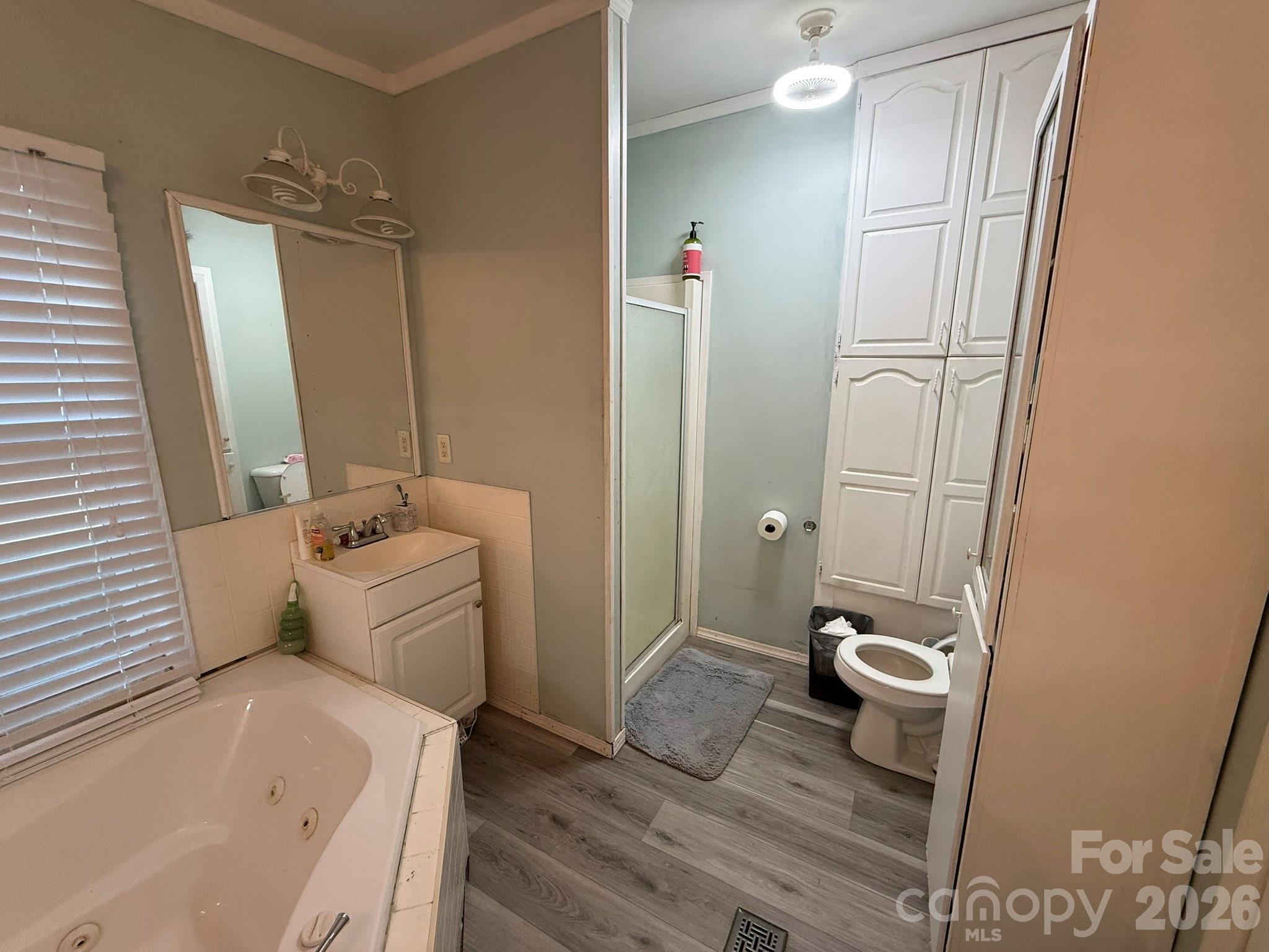 Primary bath - 907 Epley Drive, Marion
