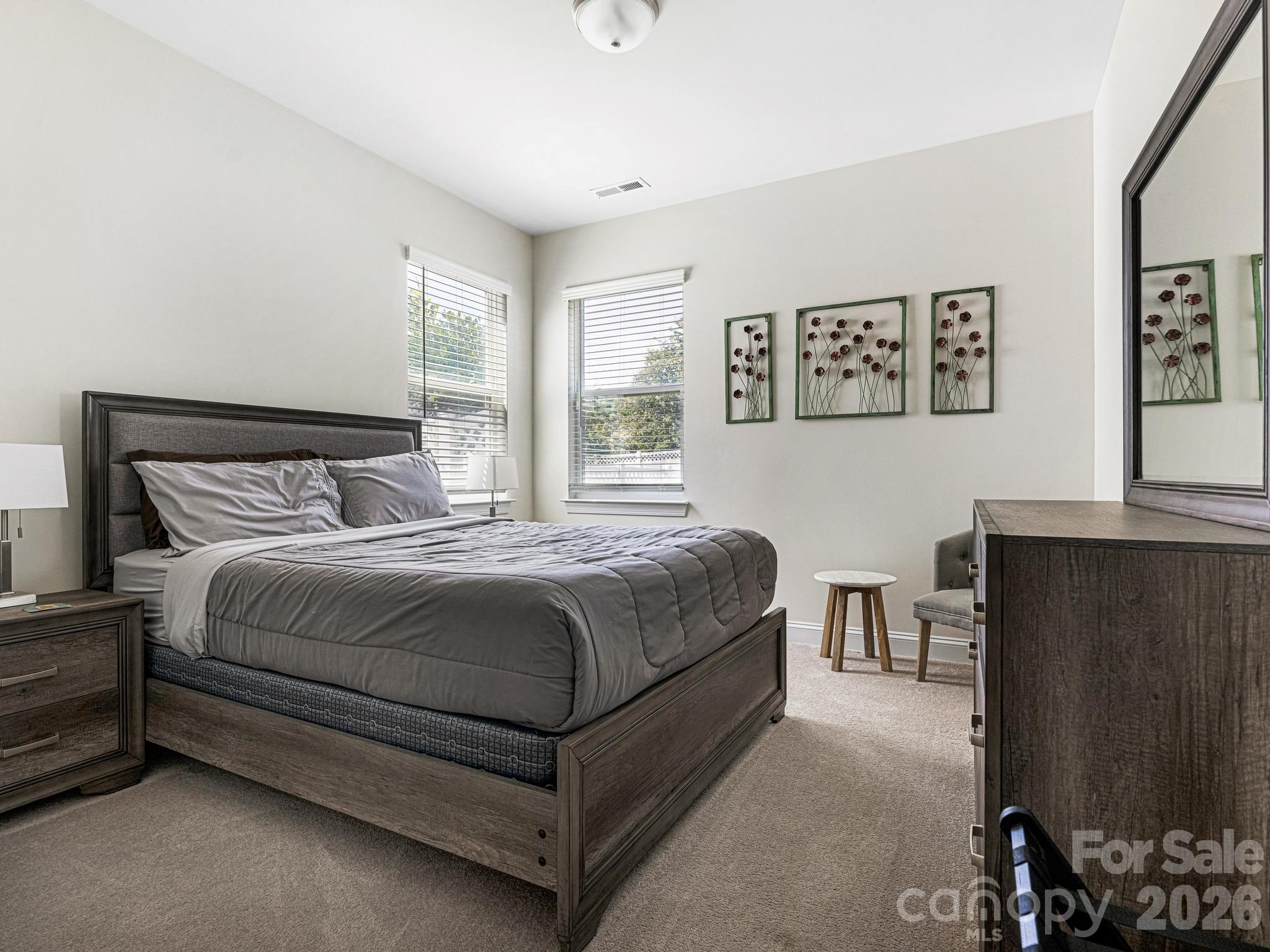 Large guest room on first level - 6008 Hampstead Pond Lane, Matthews