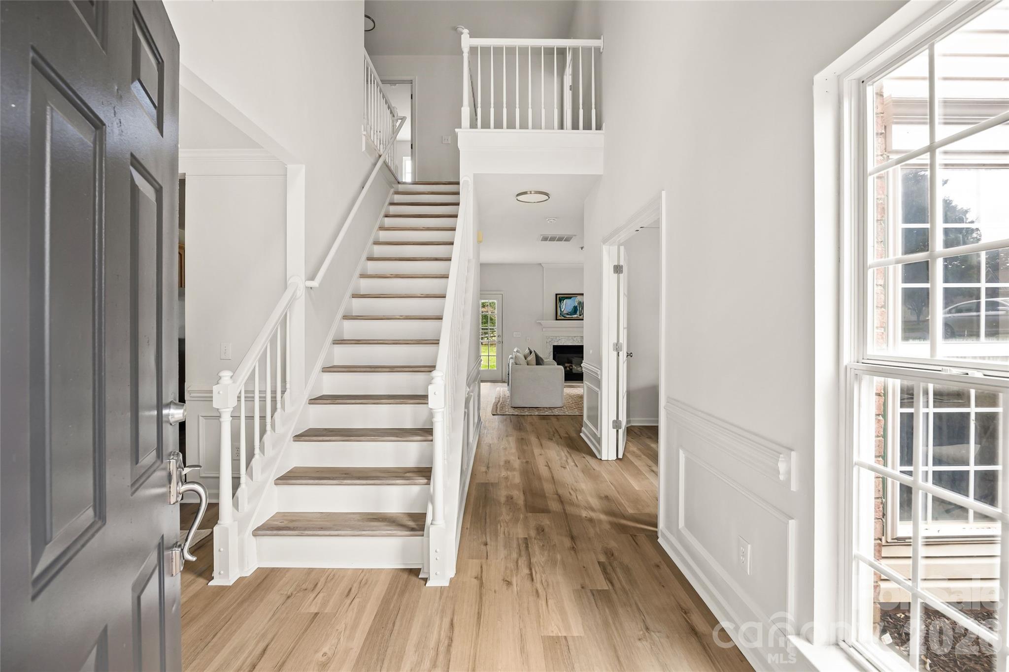 Single Family Residence at 6106 Greengate Lane, Waxhaw, photo 2 of 36