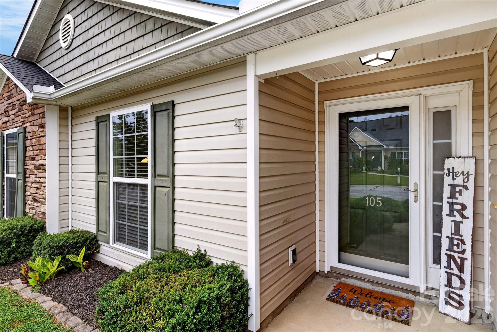 Single Family Residence at 105 Creekwalk Lane, Hendersonville, photo 3 of 38