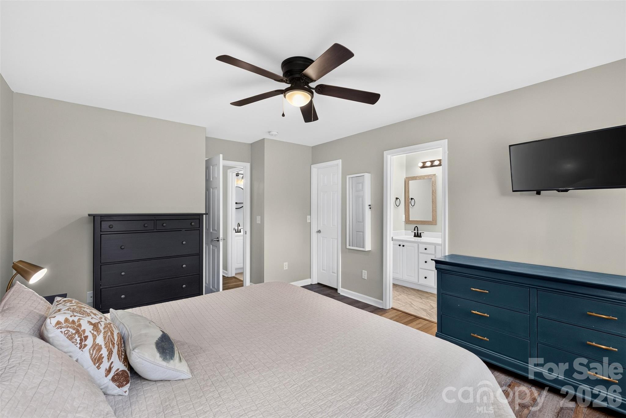 Primary Bedroom ensuite - 105 Creekwalk Lane, Hendersonville