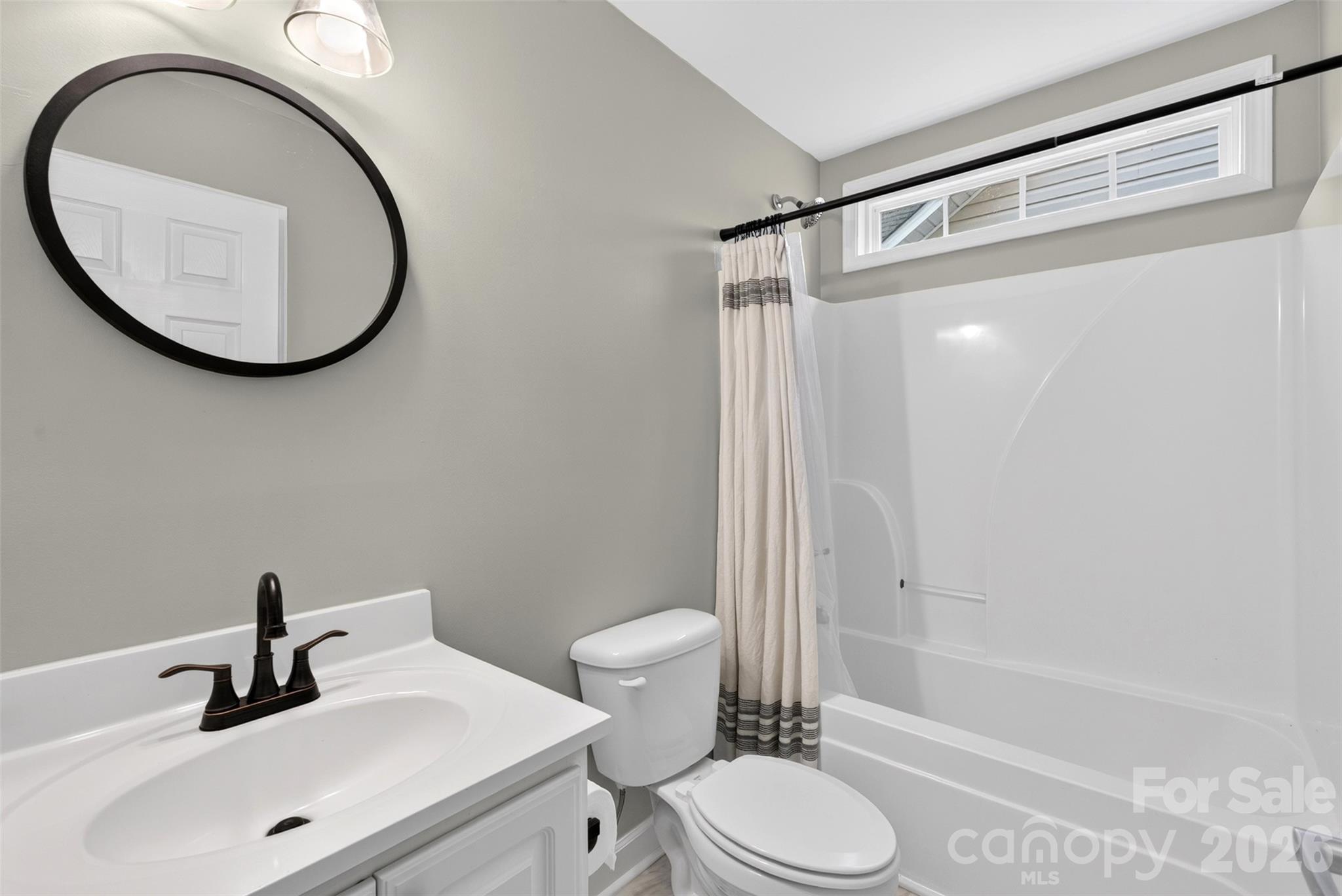 Guest Bathroom - 105 Creekwalk Lane, Hendersonville