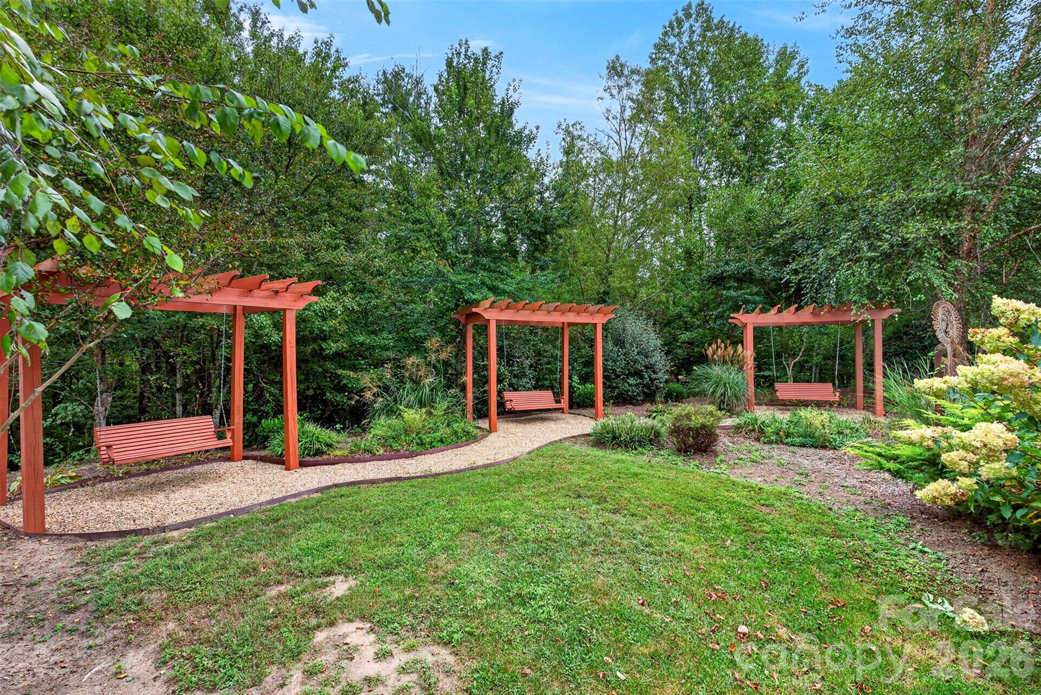 Single Family Residence at 105 Creekwalk Lane, Hendersonville, photo 33 of 38