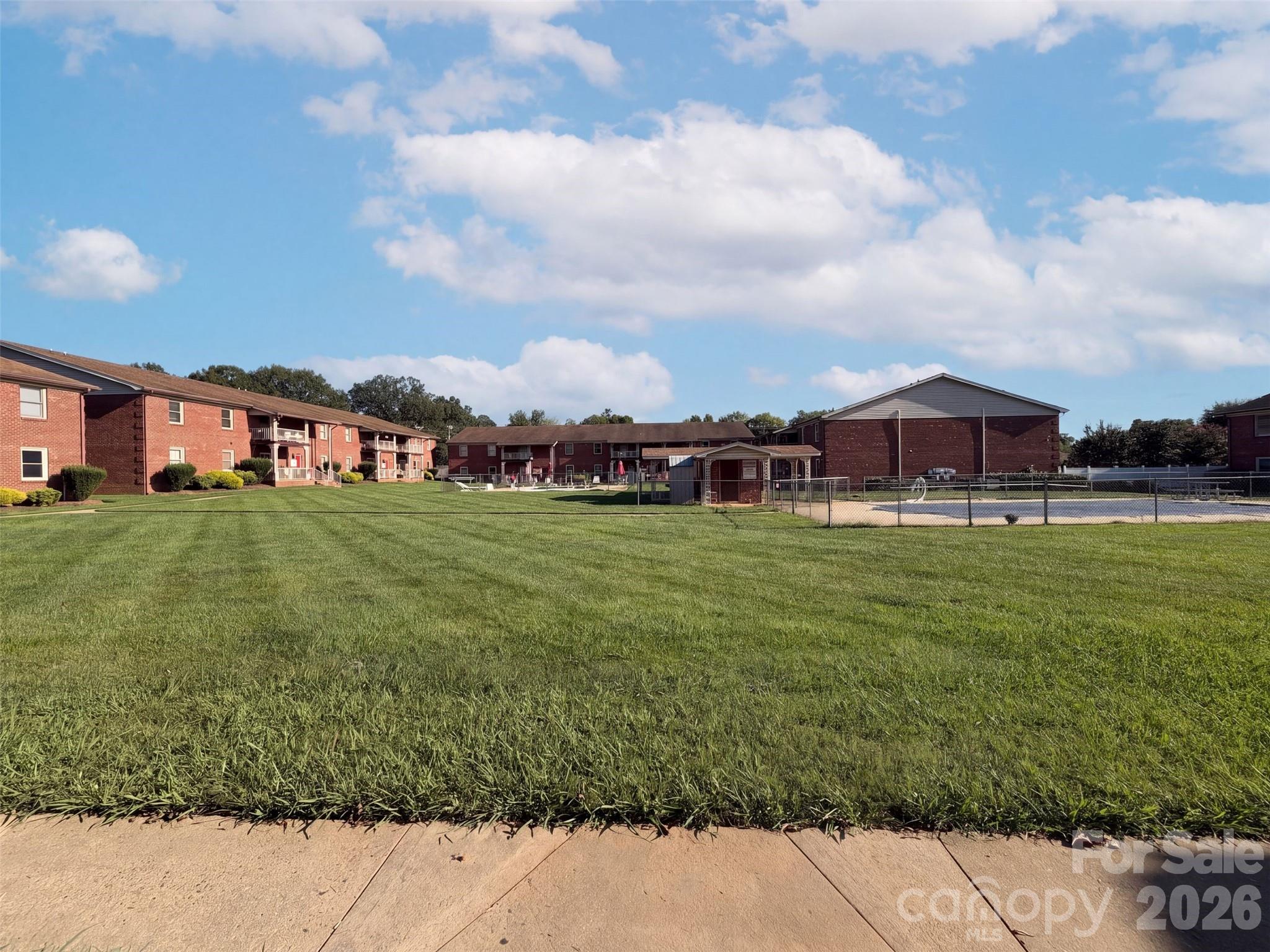 Condominium at 101 Carriage House Drive, Kannapolis, photo 5 of 18