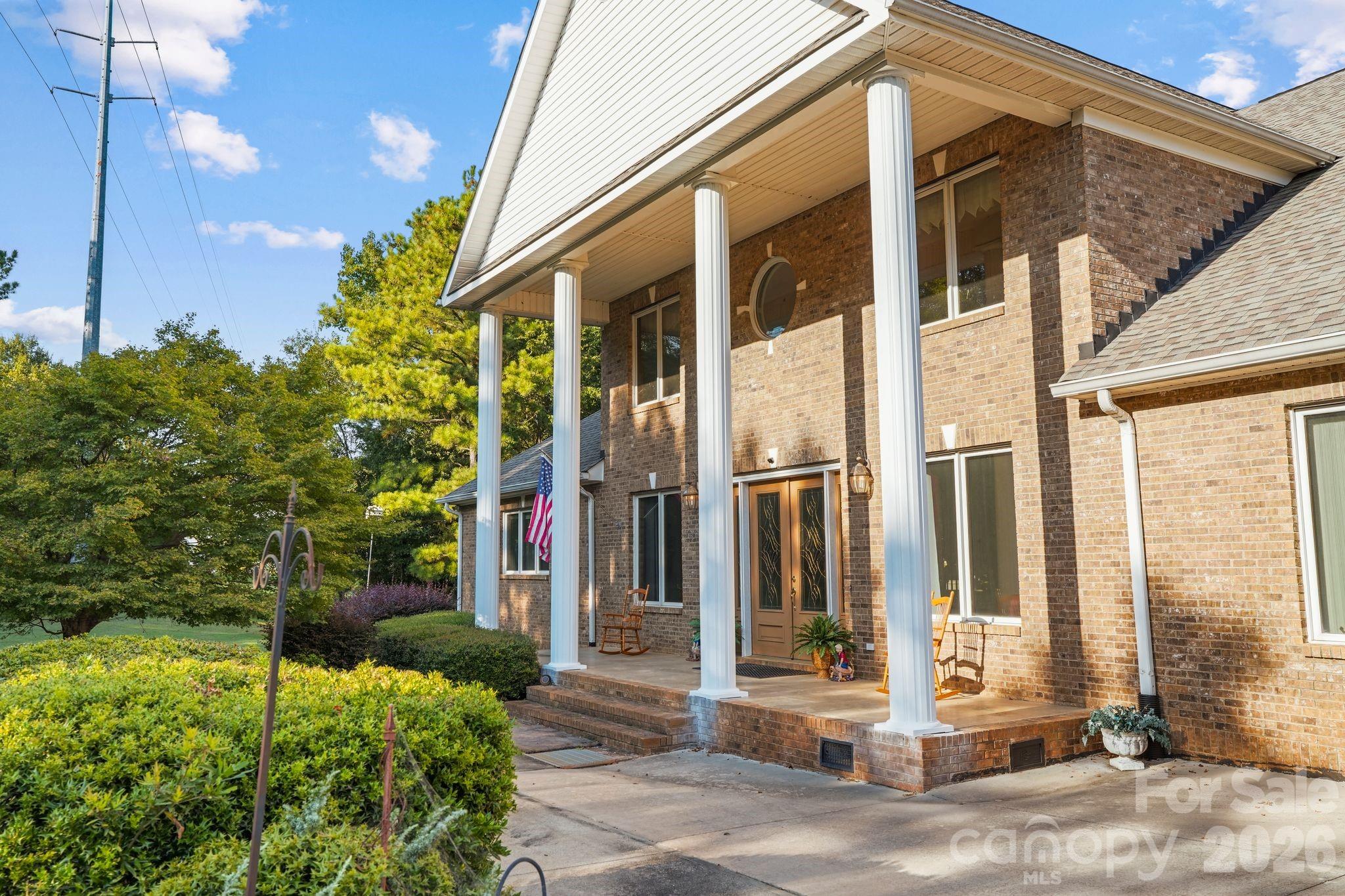 Single Family Residence at 2159 Mingus Lane, York, photo 6 of 43