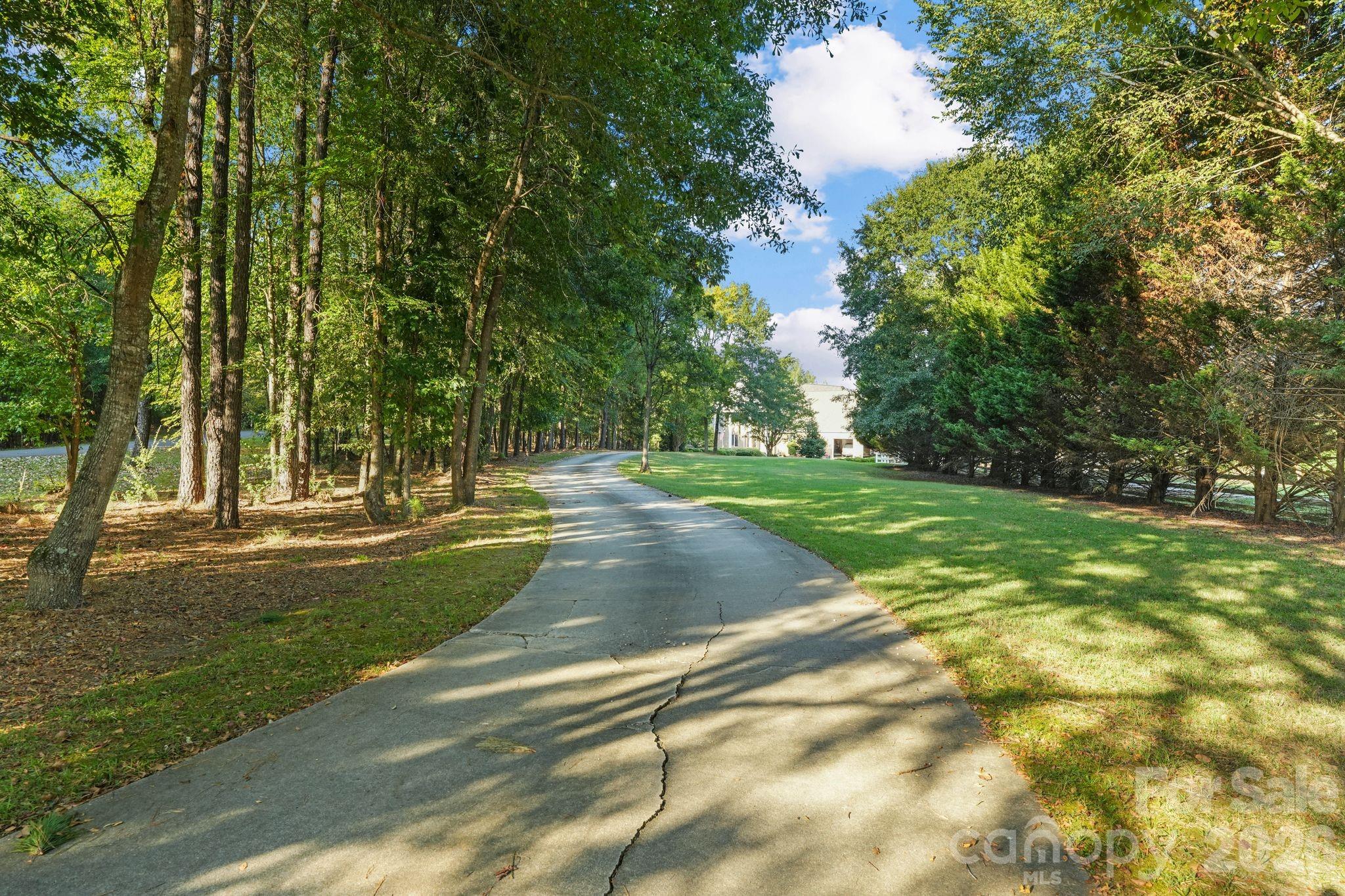 Entrance - 2159 Mingus Lane, York