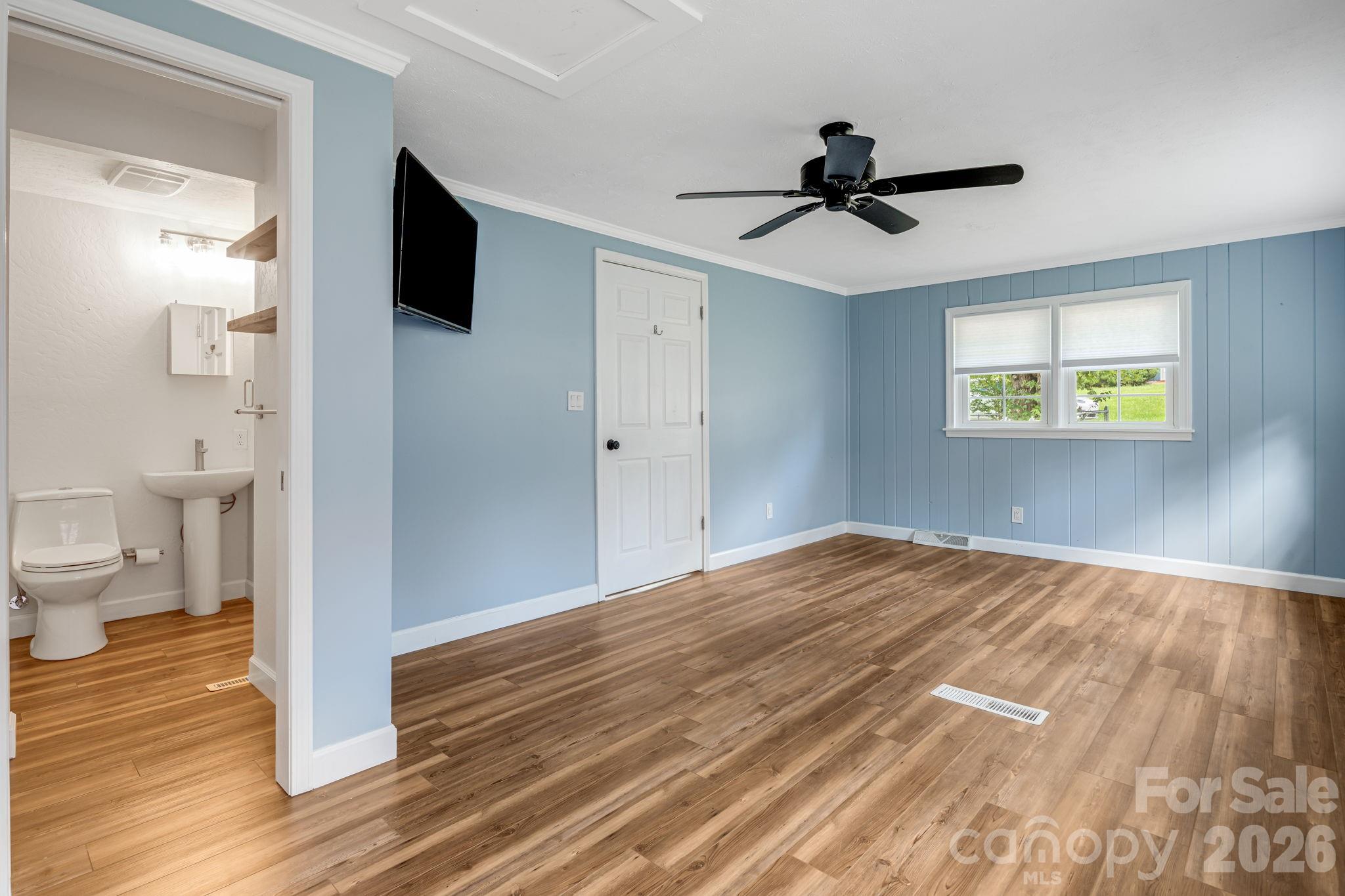 Large guest room entrance to guest bath. - 1015 Mountain View Street, Hendersonville