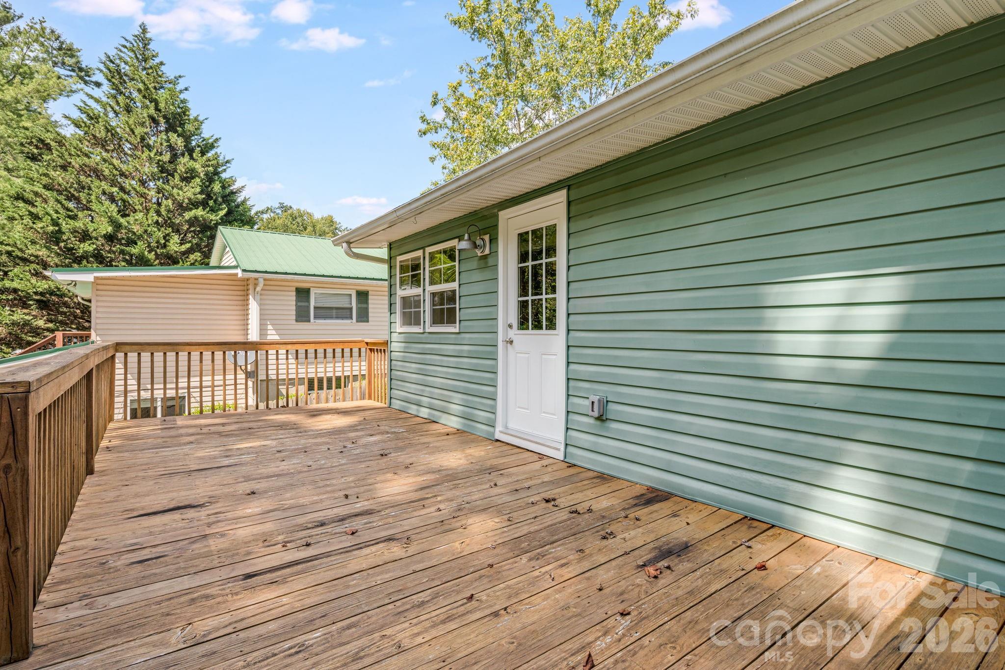 Single Family Residence at 1015 Mountain View Street, Hendersonville, photo 24 of 38