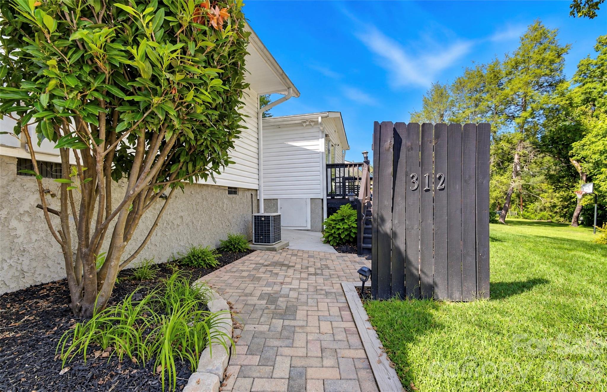 Single Family Residence at 312 Jack Street, Hendersonville, photo 23 of 48