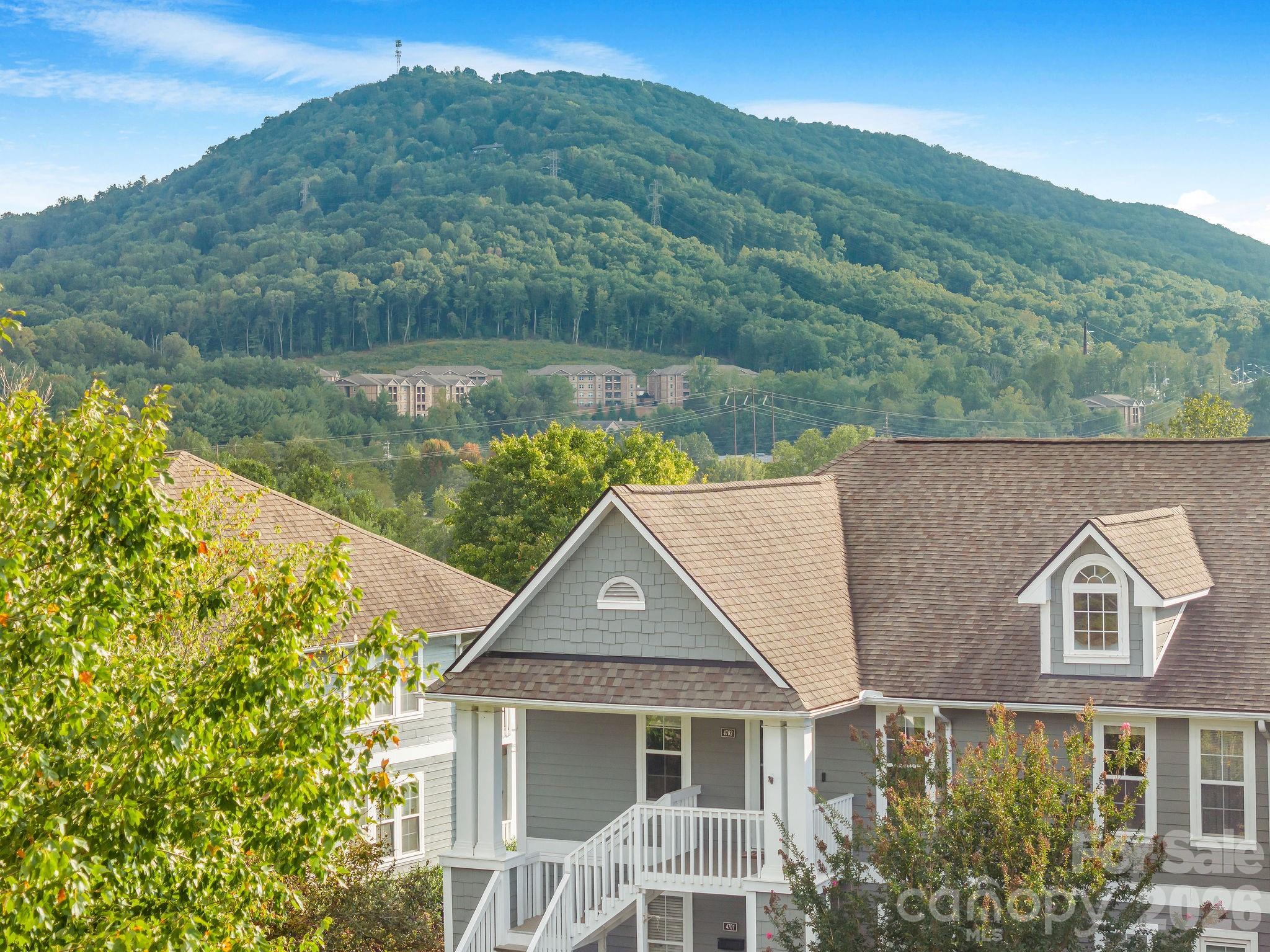 Lock and Leave Condo with views! - 4702 Breakers Lane, Asheville