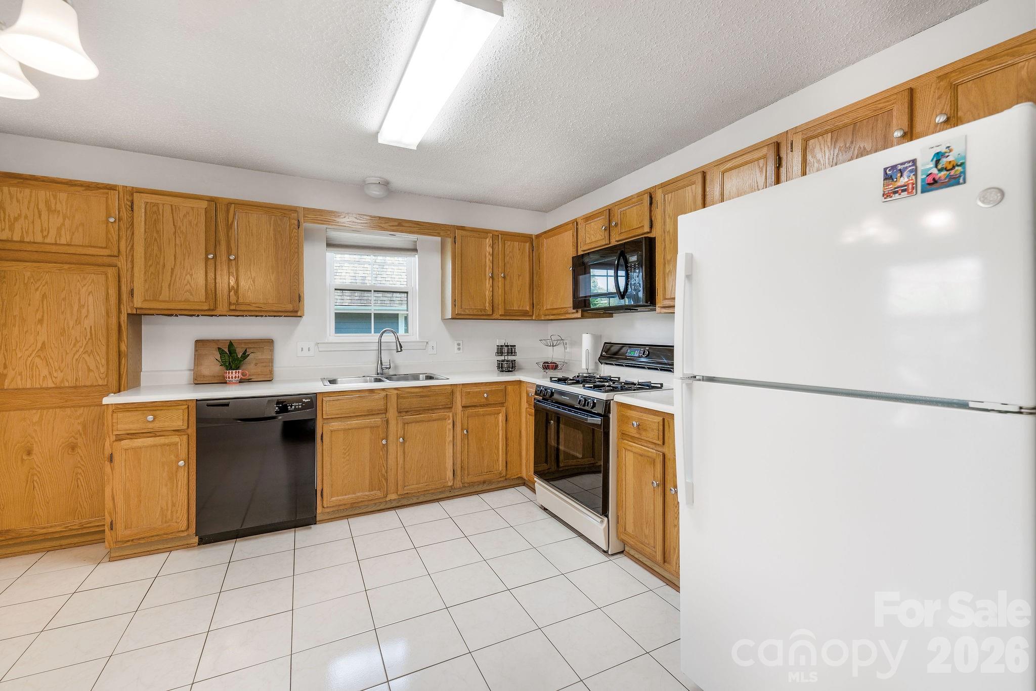Condominium at 4702 Breakers Lane, Asheville, photo 11 of 37