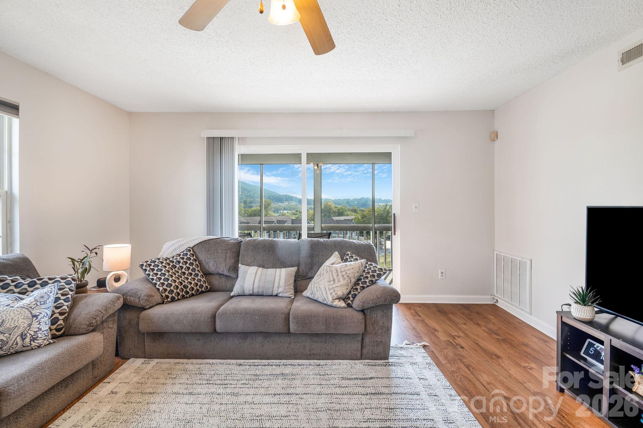 Condominium at 4702 Breakers Lane, Asheville, photo 16 of 37