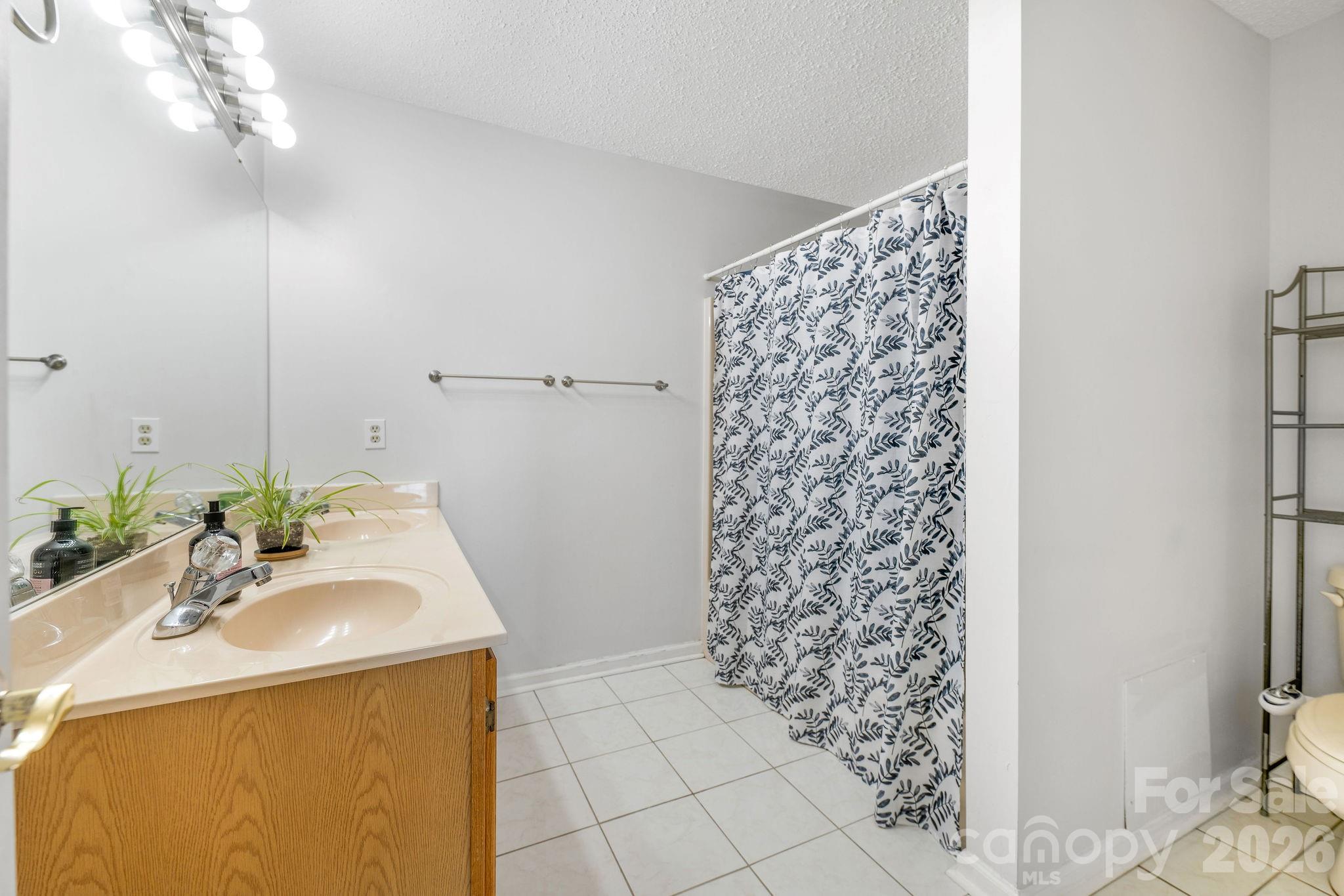 Condominium at 4702 Breakers Lane, Asheville, photo 26 of 37
