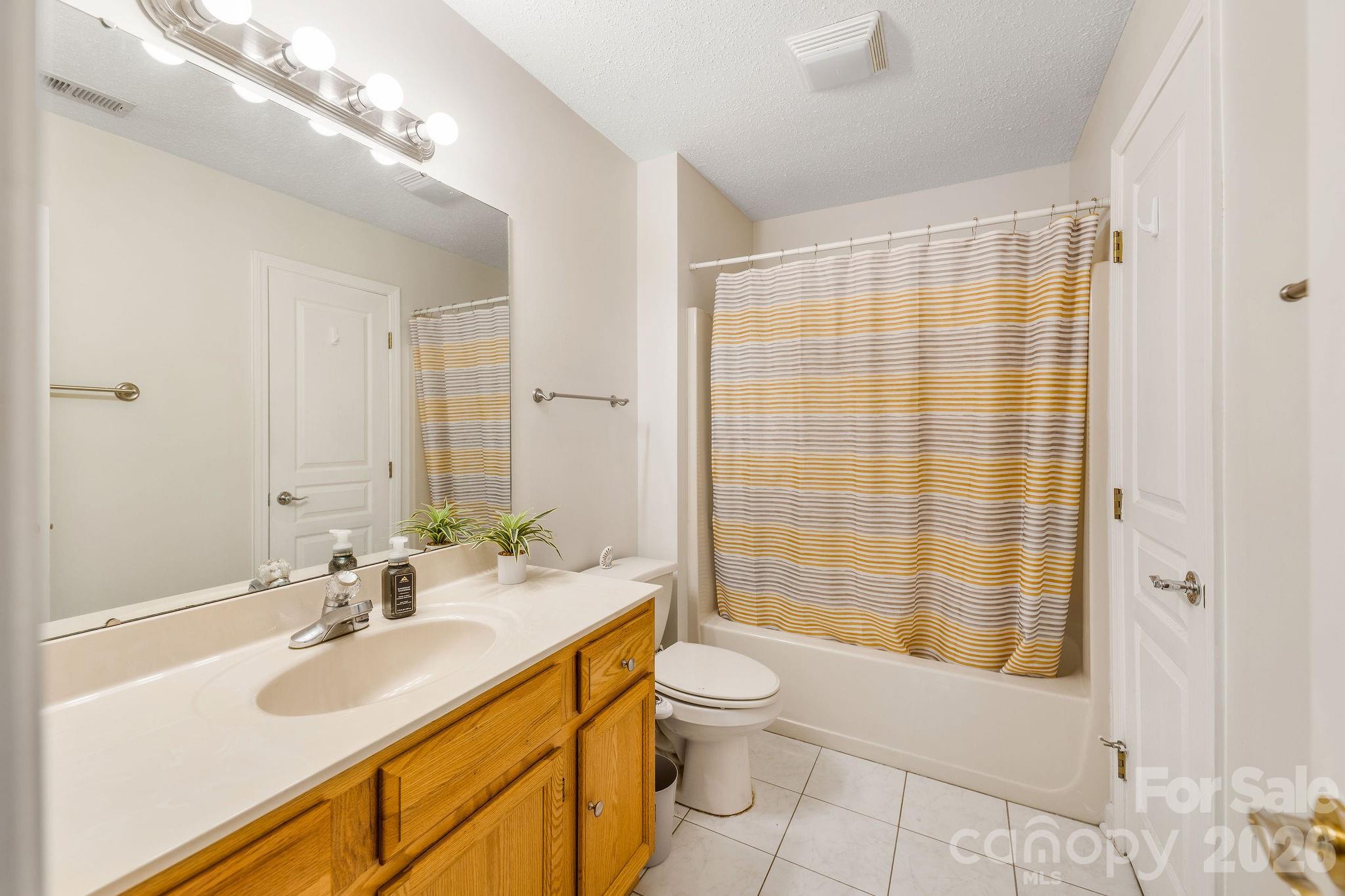 Hall bathroom. - 4702 Breakers Lane, Asheville