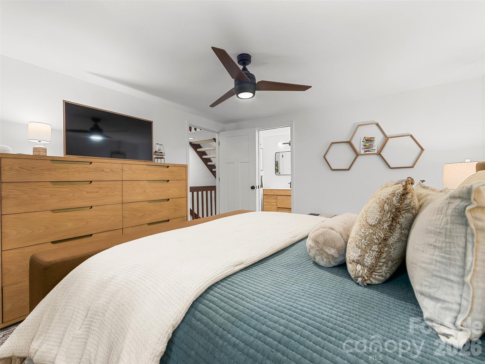 Condominium at 16 Cedarwood Drive, Asheville, photo 17 of 32