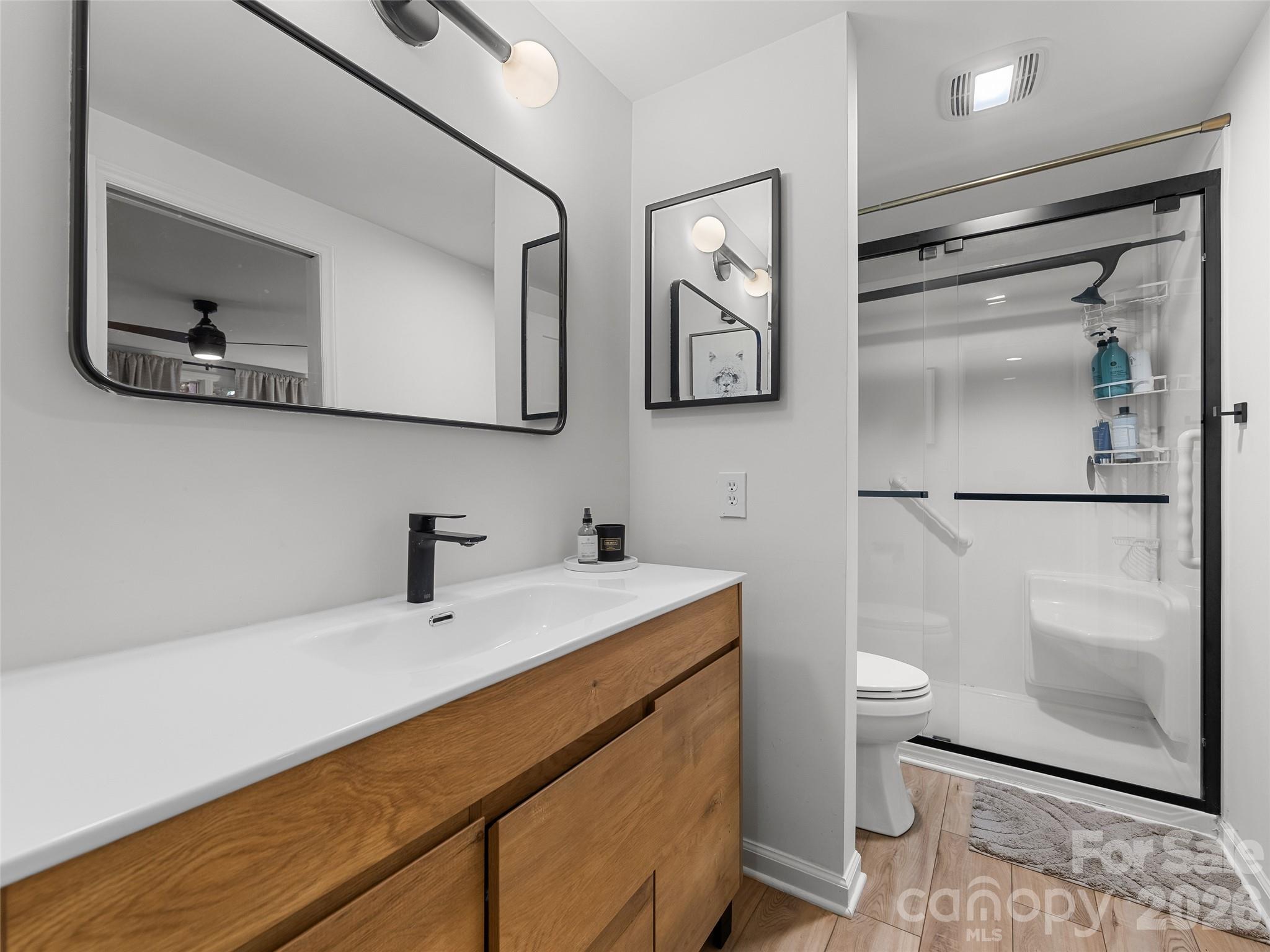 Condominium at 16 Cedarwood Drive, Asheville, photo 19 of 32