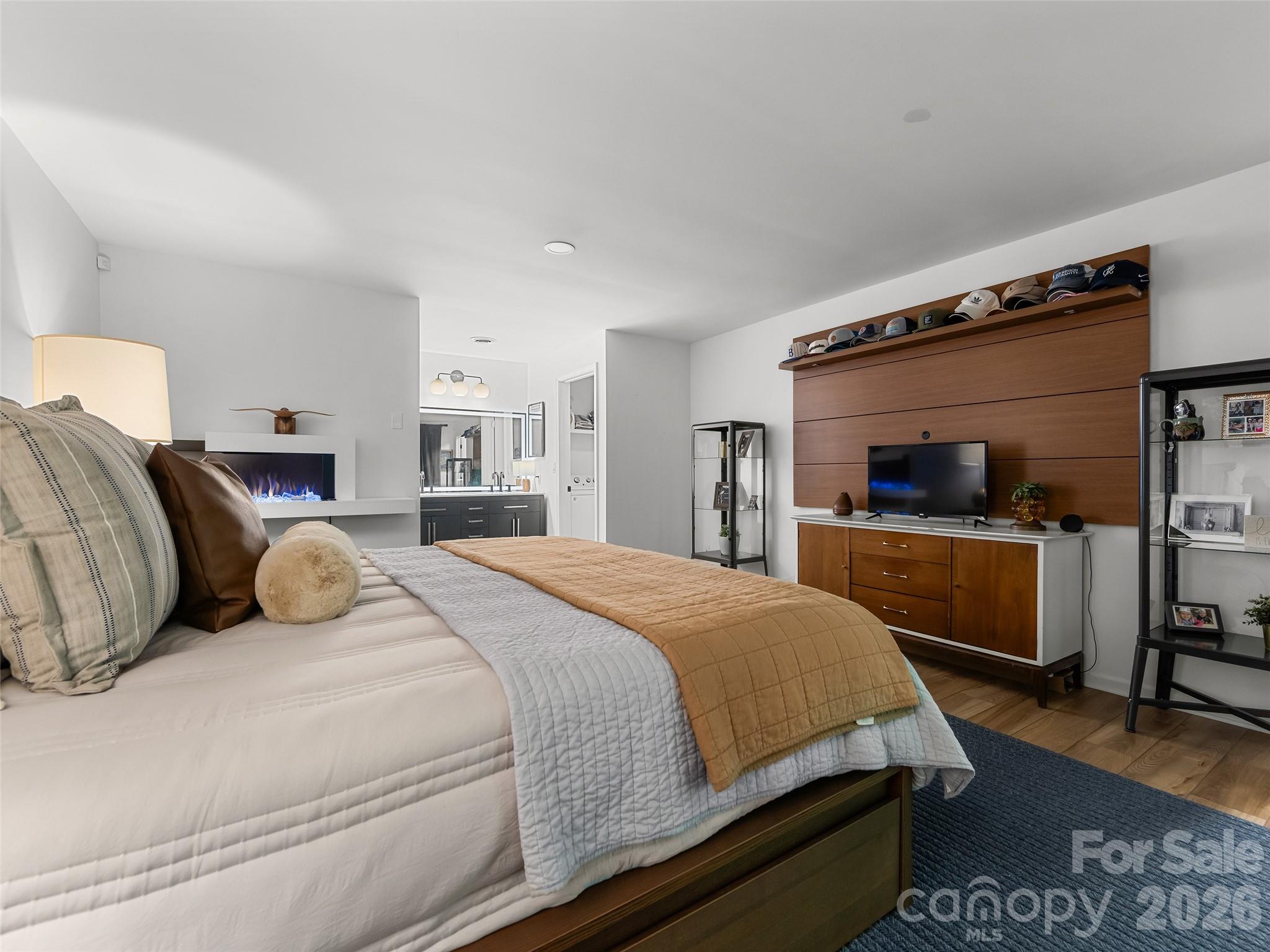 Condominium at 16 Cedarwood Drive, Asheville, photo 23 of 32