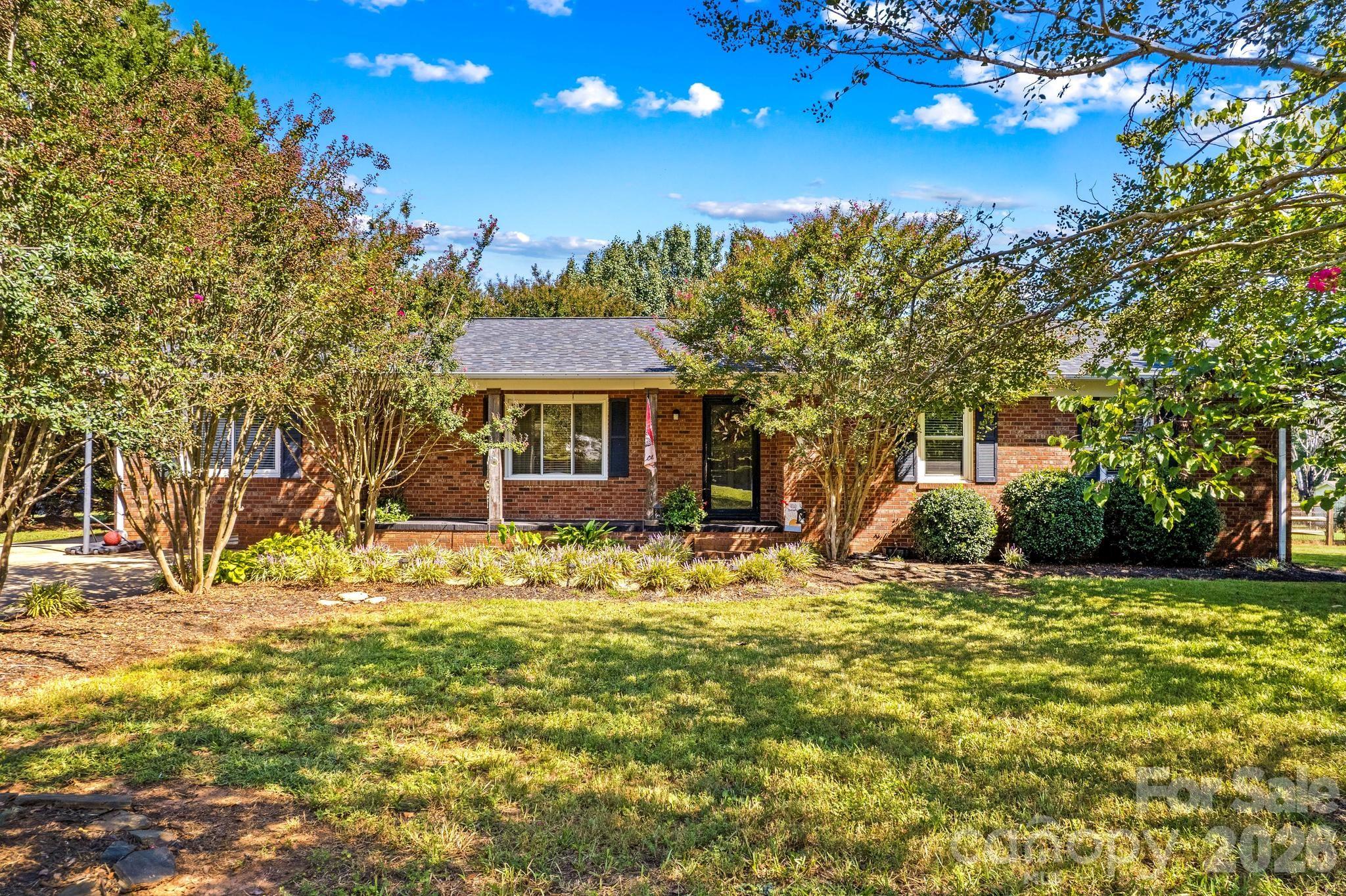 Single Family Residence at 230 E Old Farm Road, Salisbury, photo 4 of 48