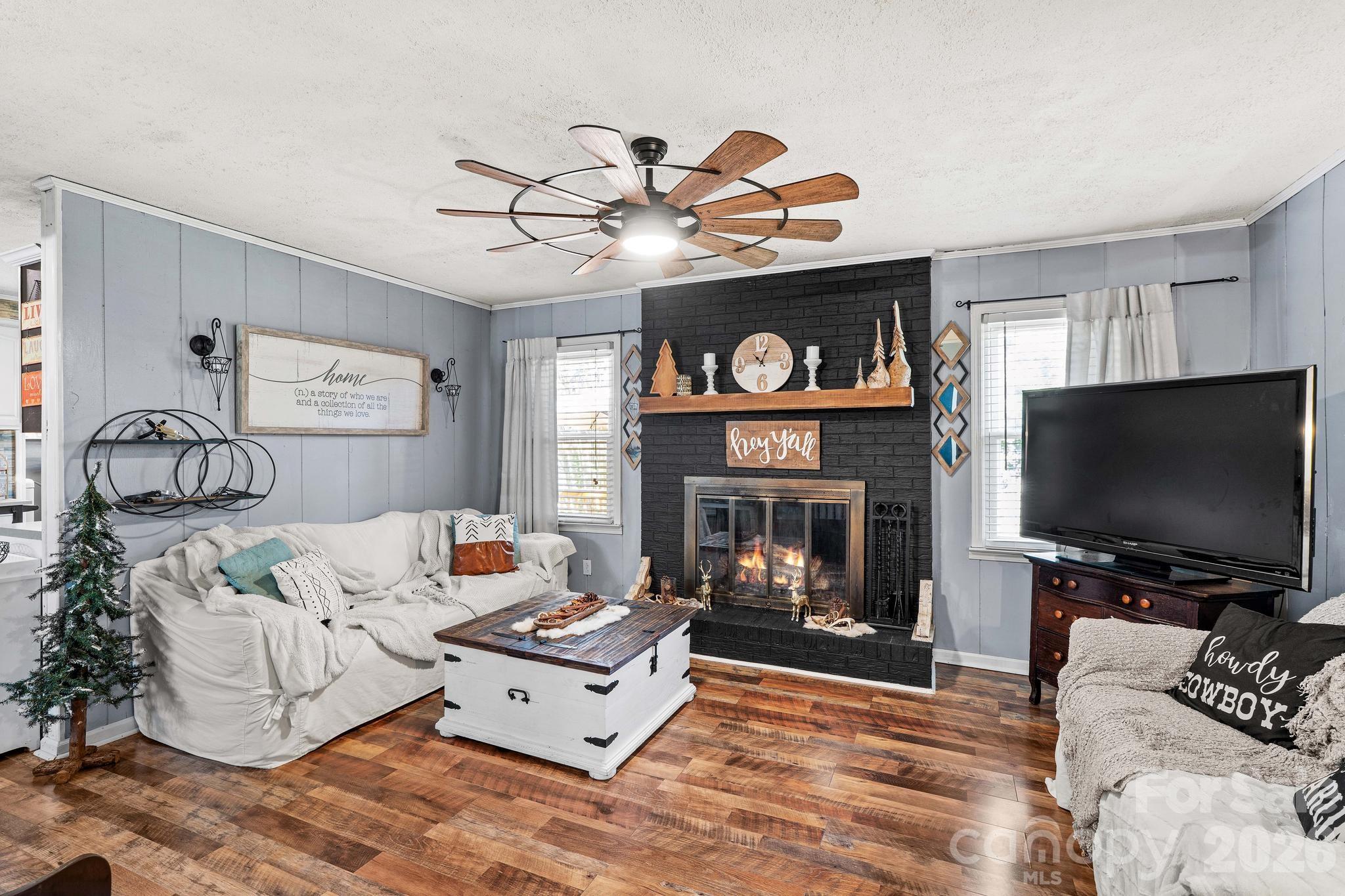 Single Family Residence at 230 E Old Farm Road, Salisbury, photo 11 of 48