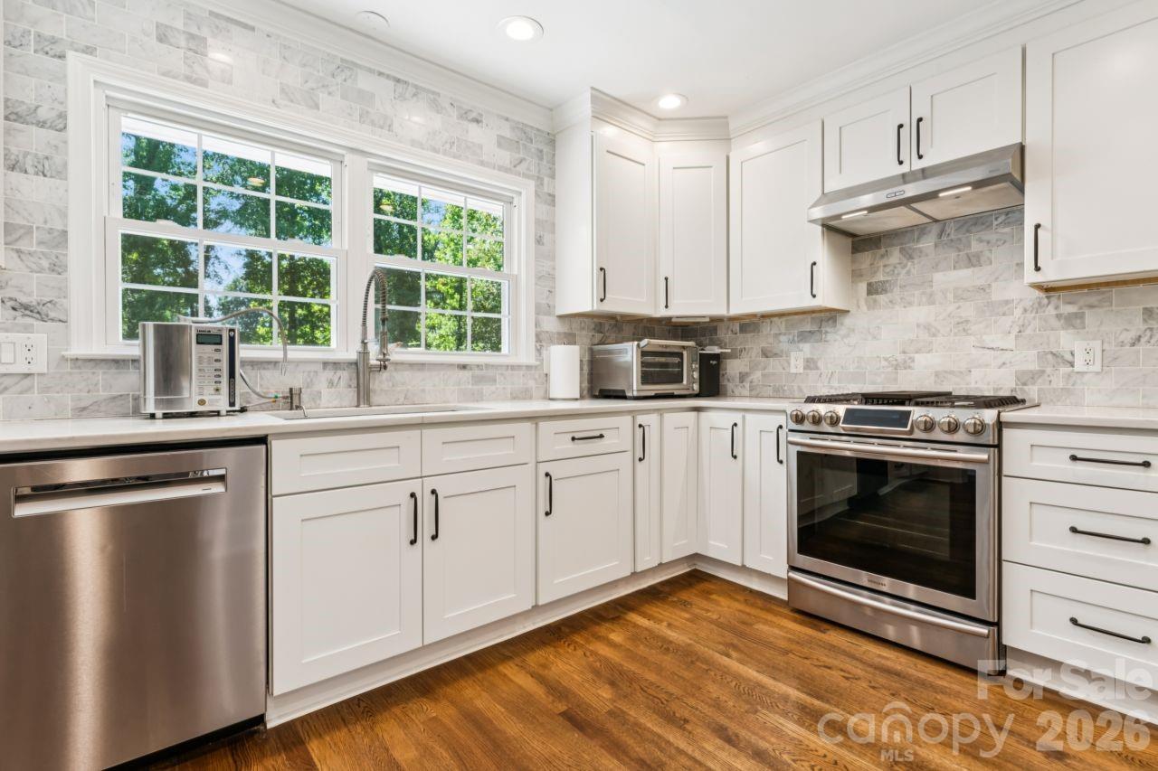 Single Family Residence at 1729 Lumpkin Circle, Rock Hill, photo 9 of 41