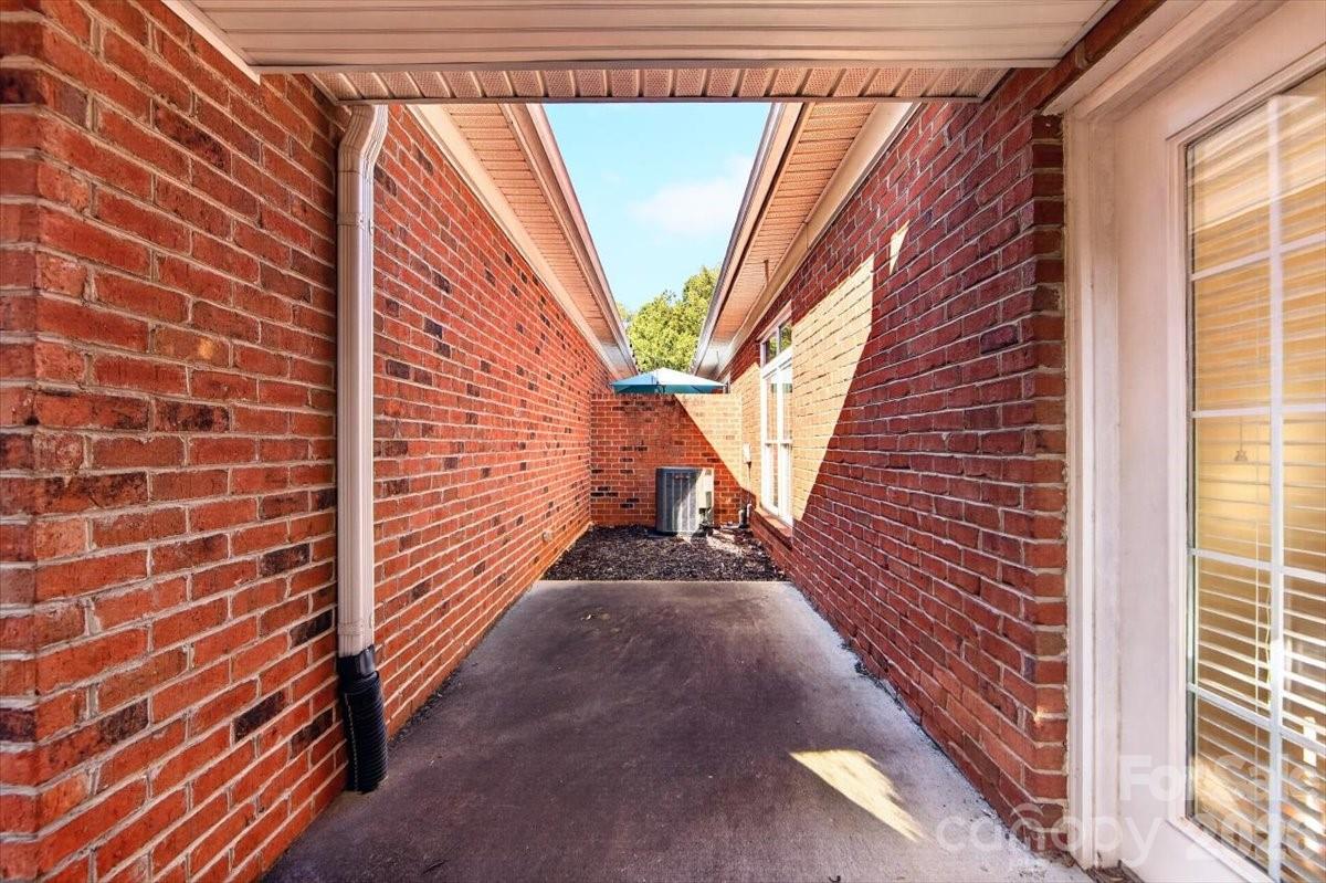 Townhouse at 343 Liverpool Road, Rock Hill, photo 42 of 47