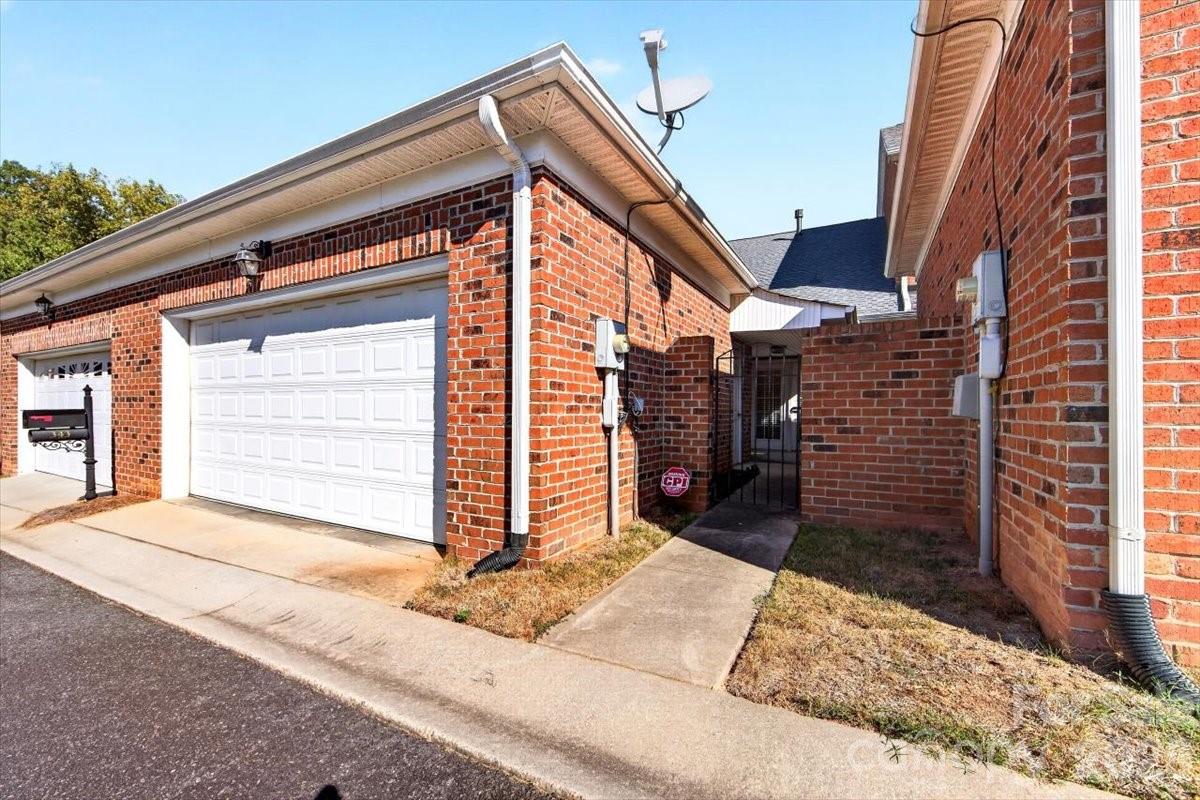 Townhouse at 343 Liverpool Road, Rock Hill, photo 46 of 47